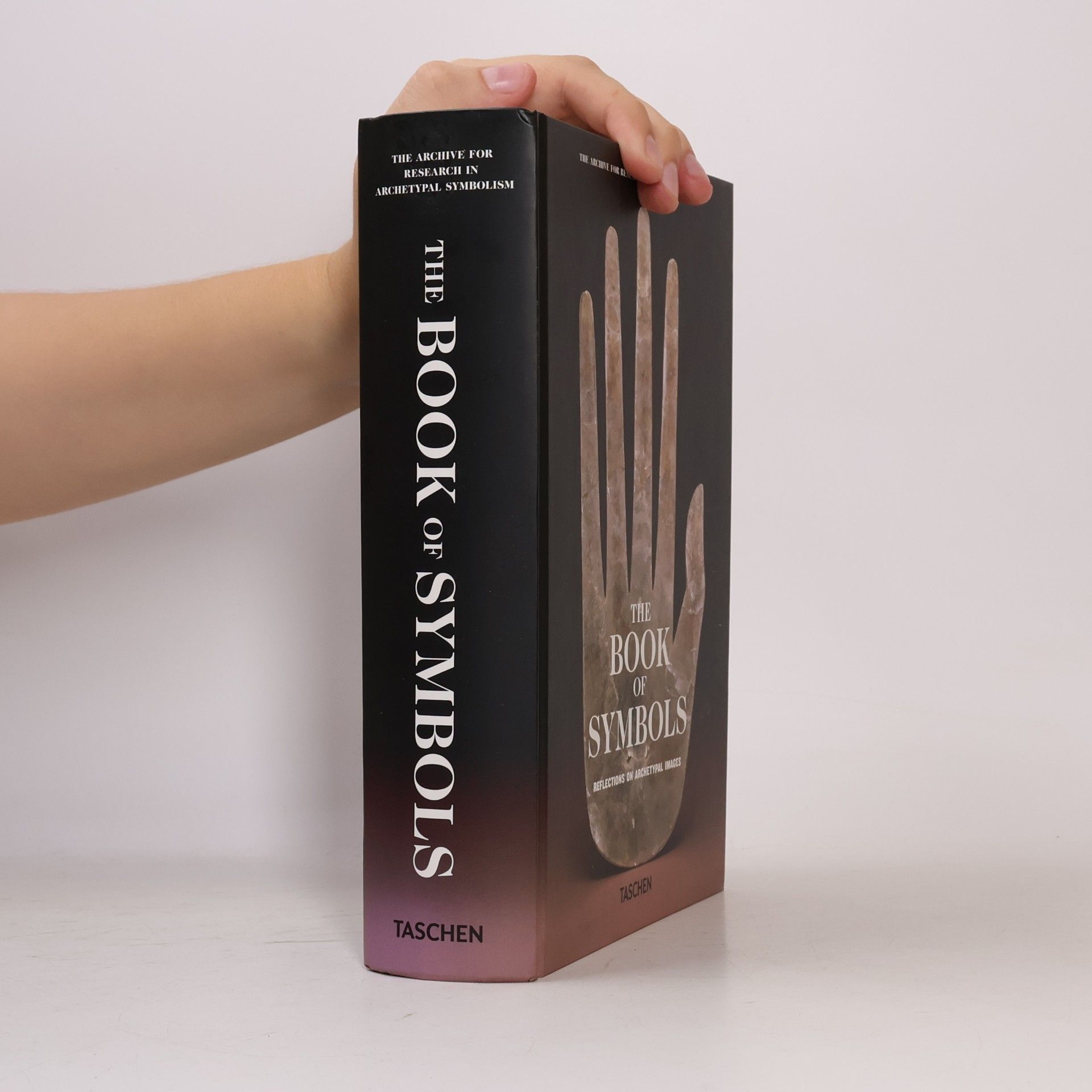 Various authors The book of symbols : Reflection of archetypal images