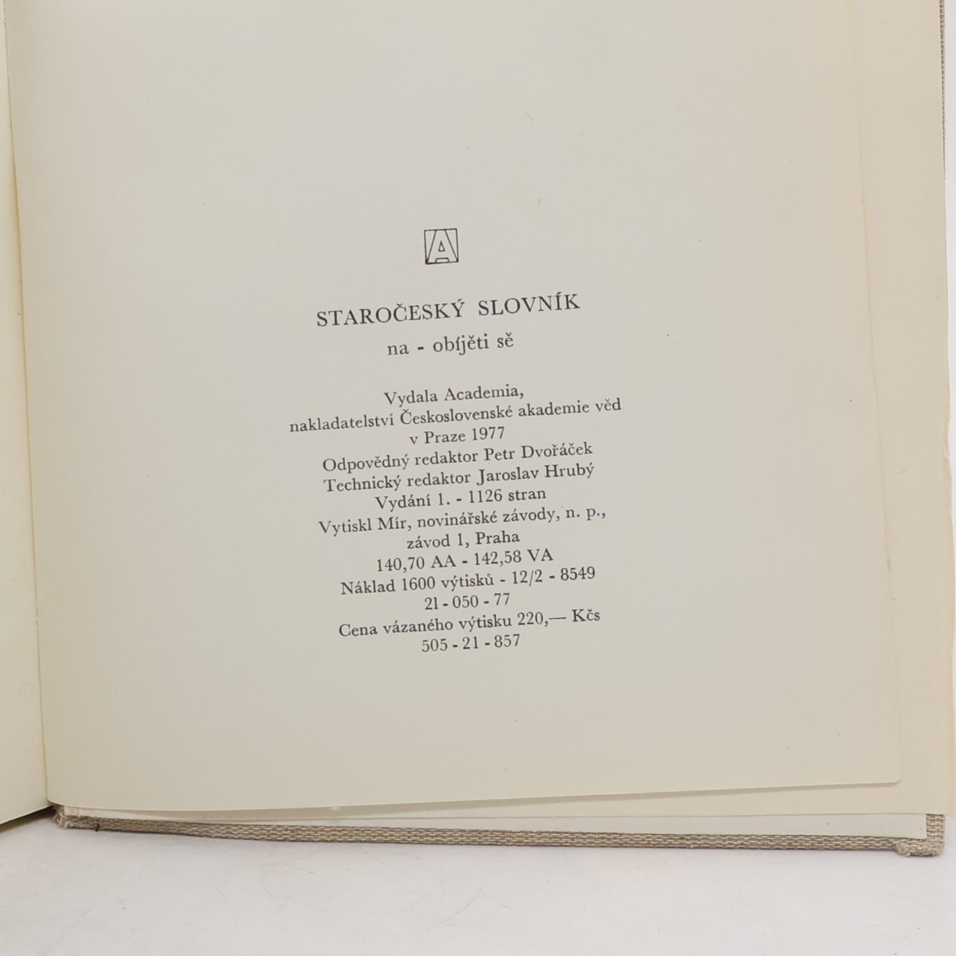 Autores varios Staročeský slovník. Na-obíjěti sě