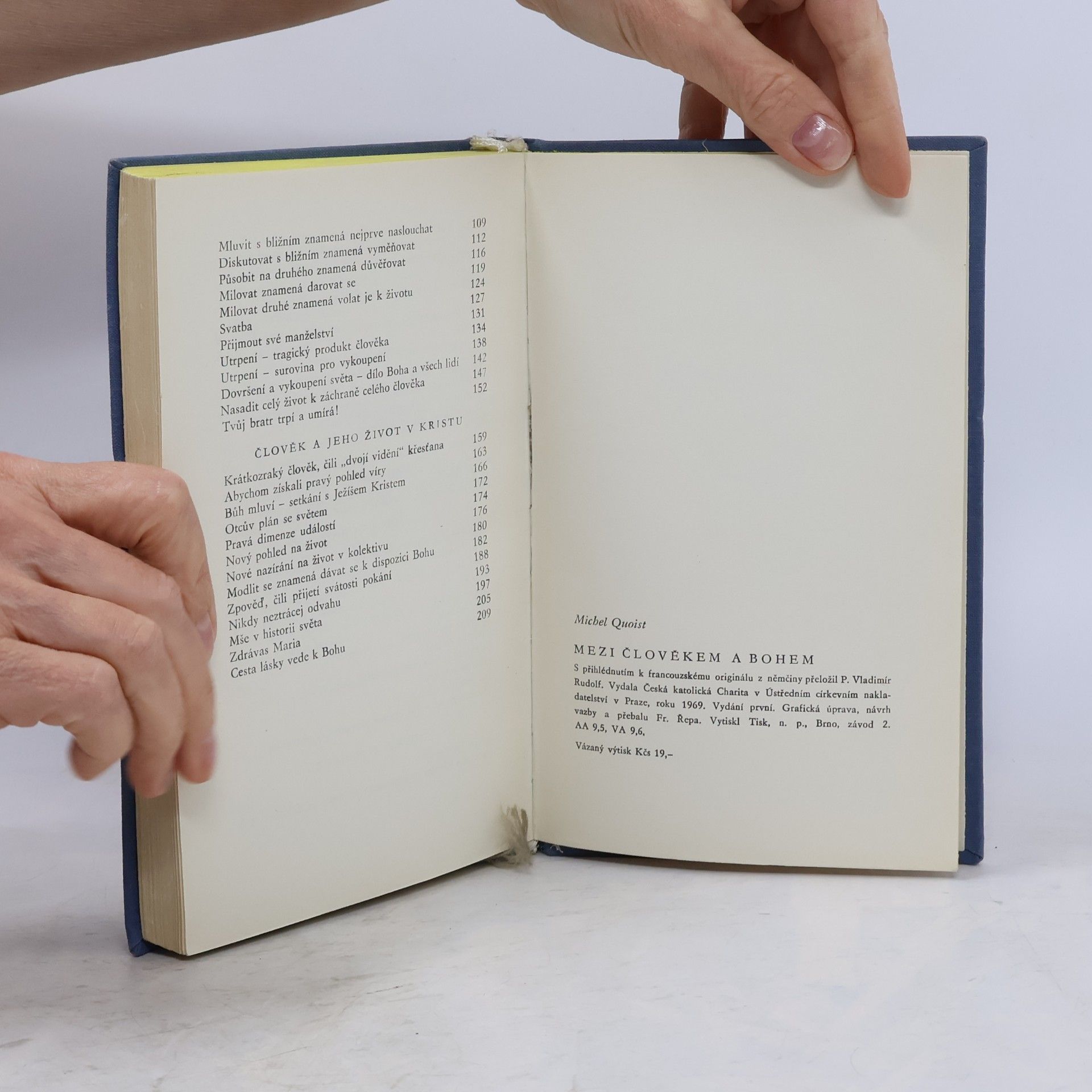 Autores varios Mezi člověkem a Bohem