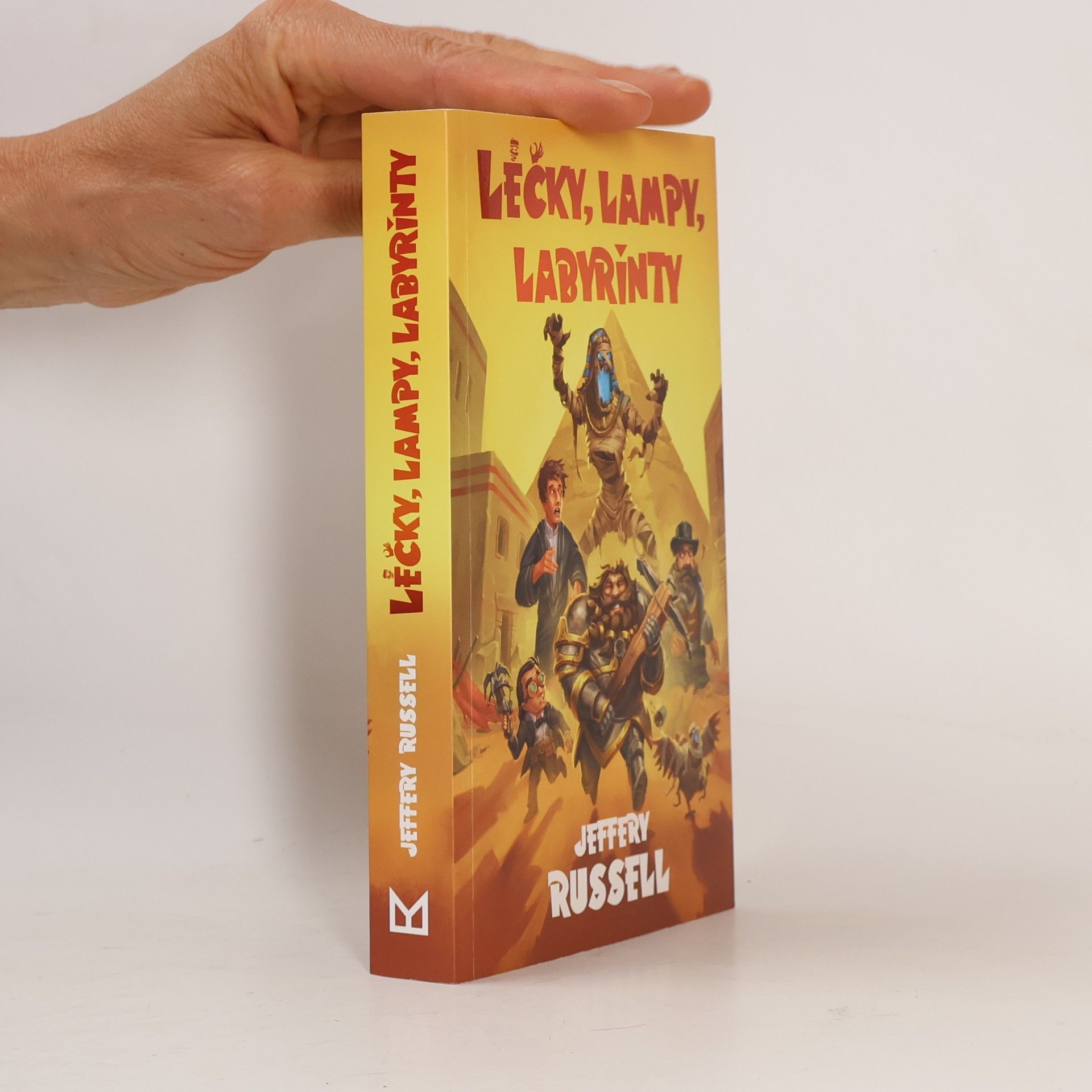 Jeffery Russell Léčky, lampy, labyrinty