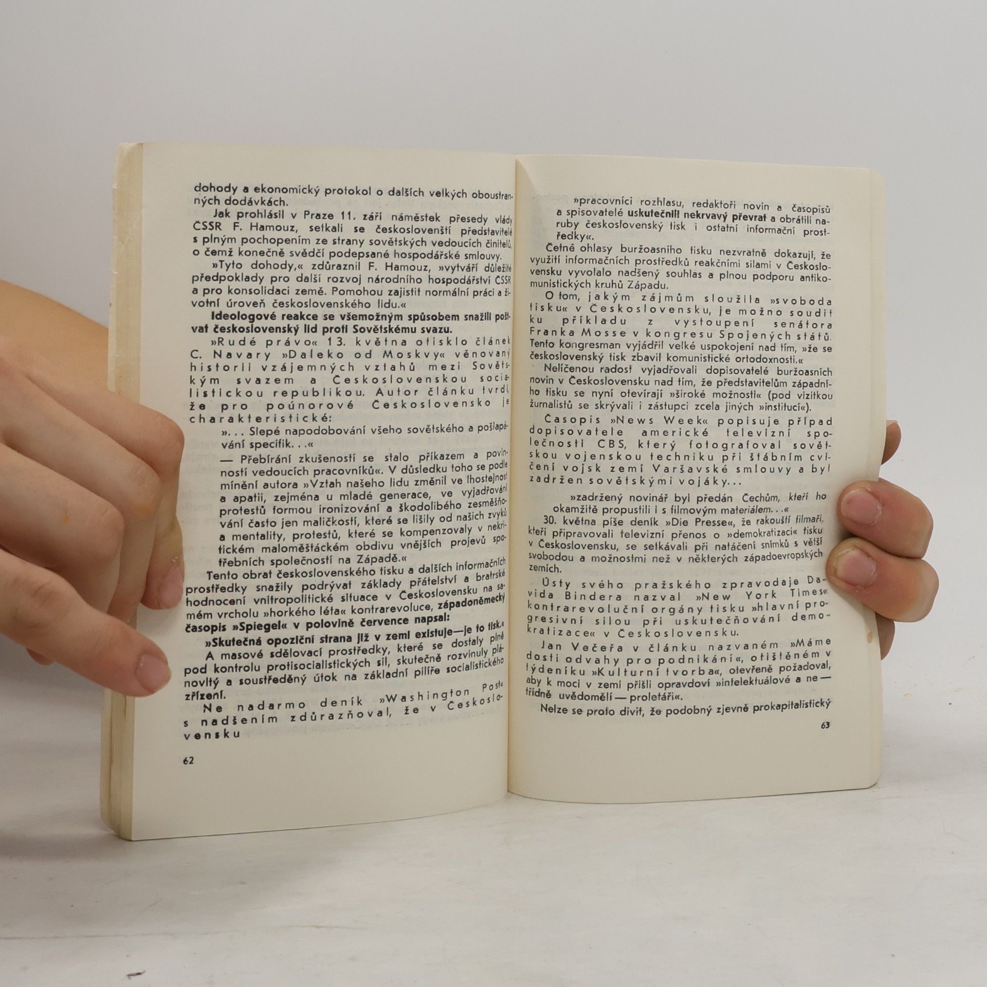 Autores varios K událostem v Československu