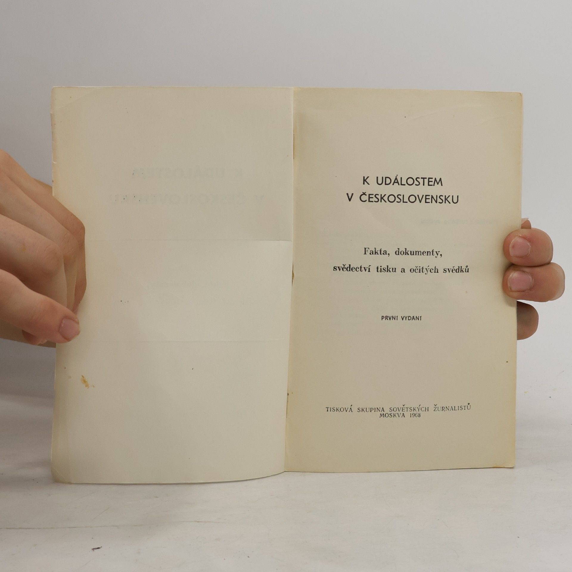 Autores varios K událostem v Československu