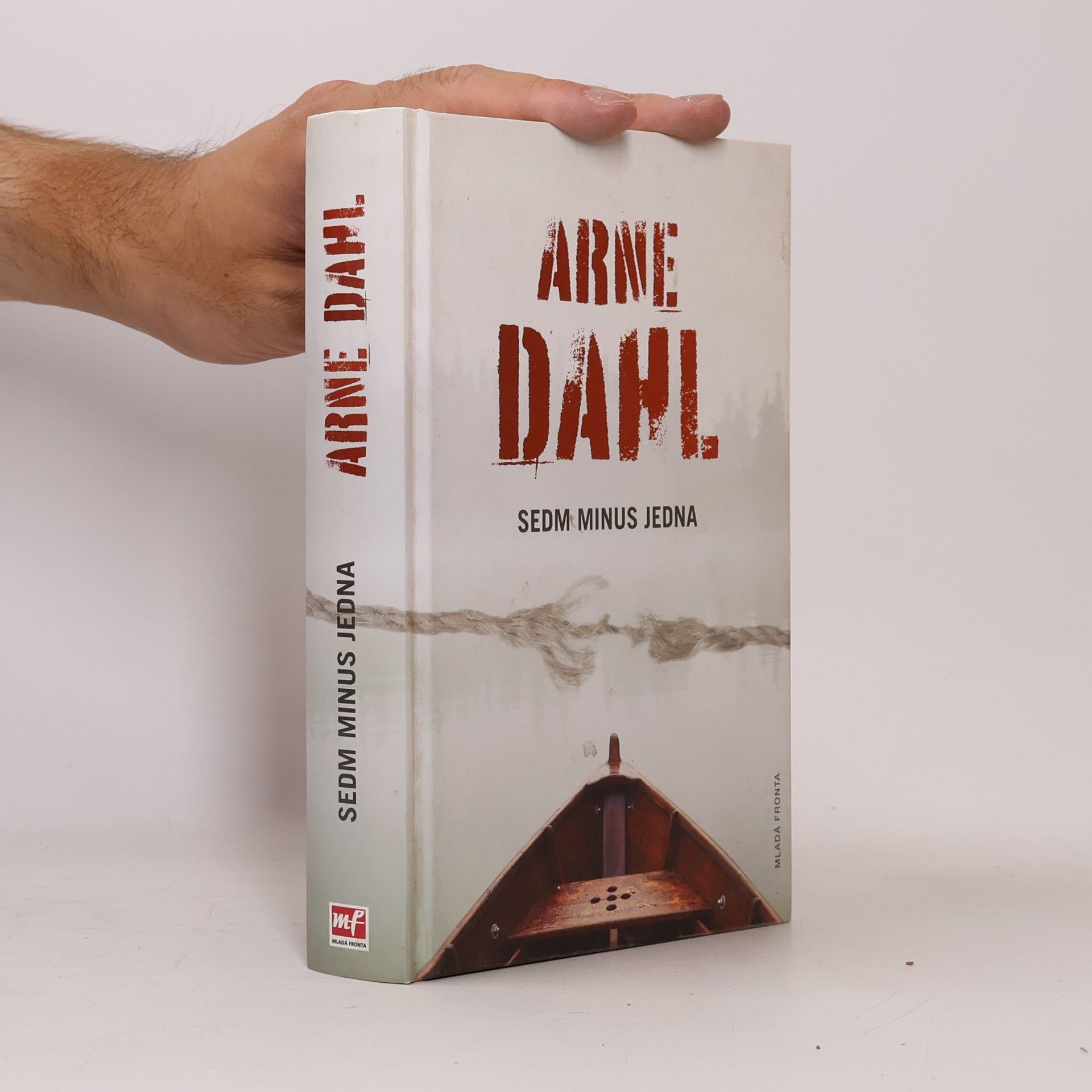 Arne Dahl Sedm minus jedna
