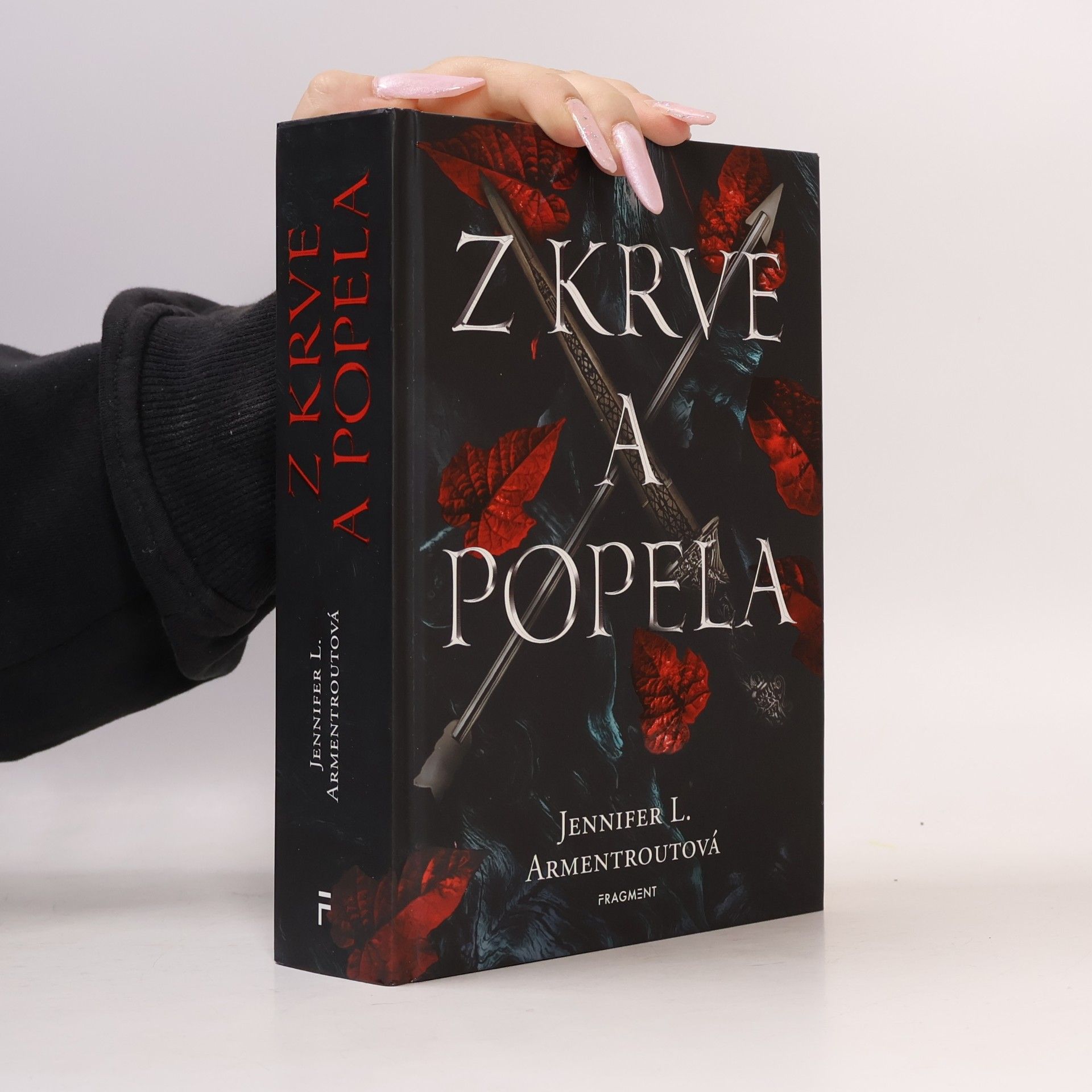 Jennifer L. Armentrout Z krve a popela