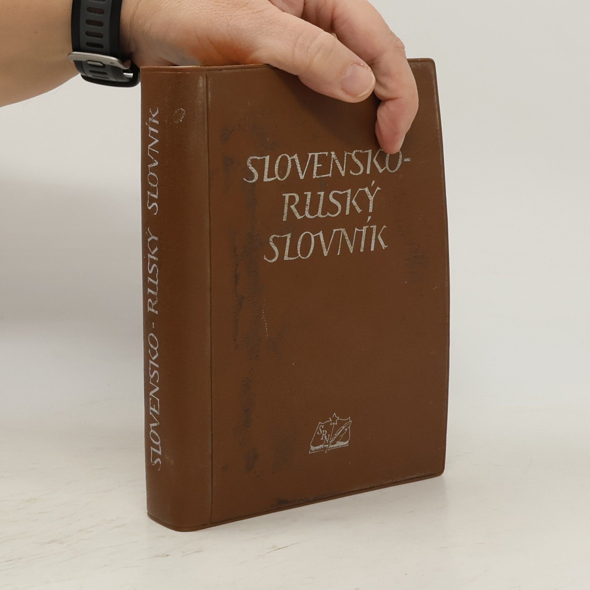 A. V. Isačenko Slovensko - ruský slovník