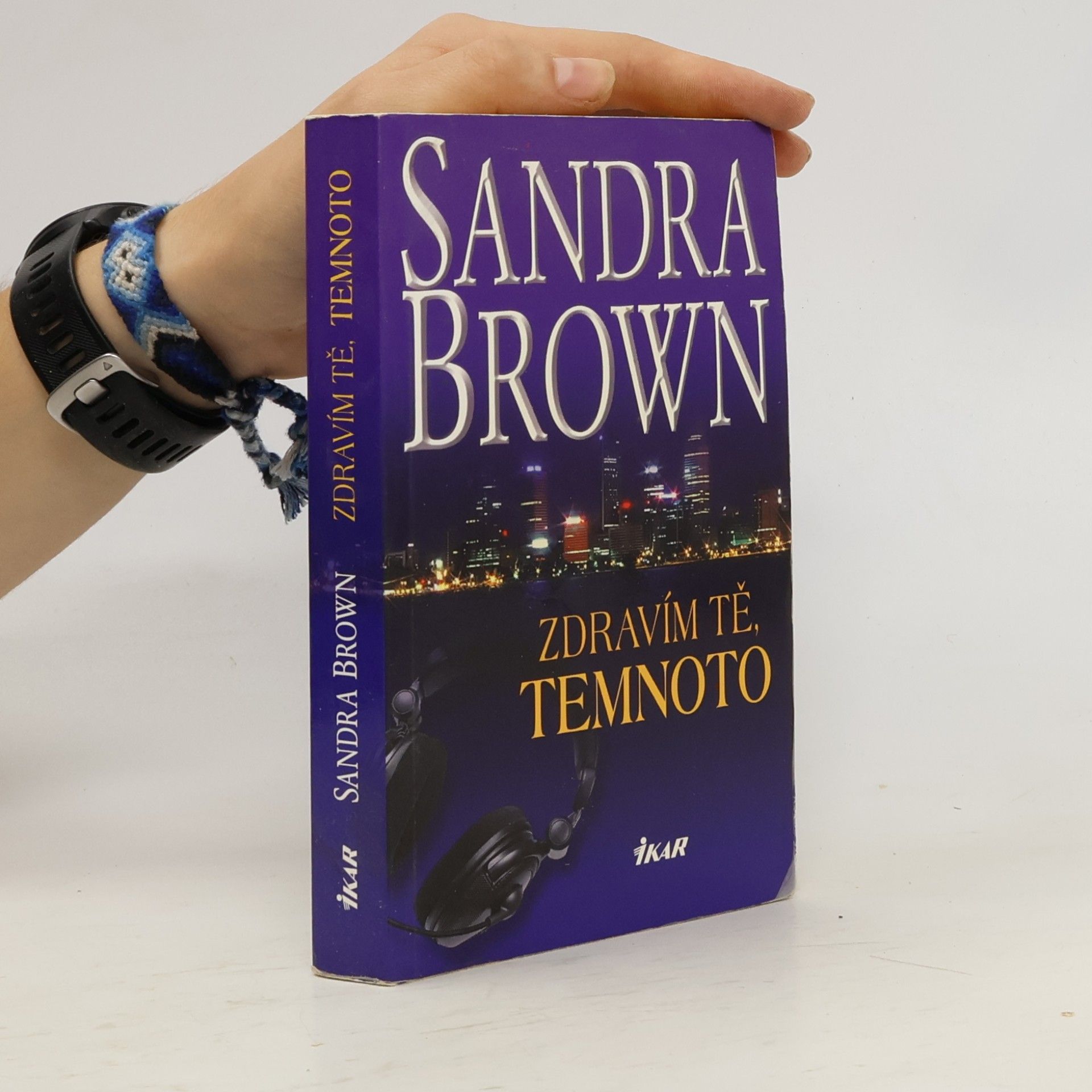 Sandra Brown Zdravím tě, temnoto