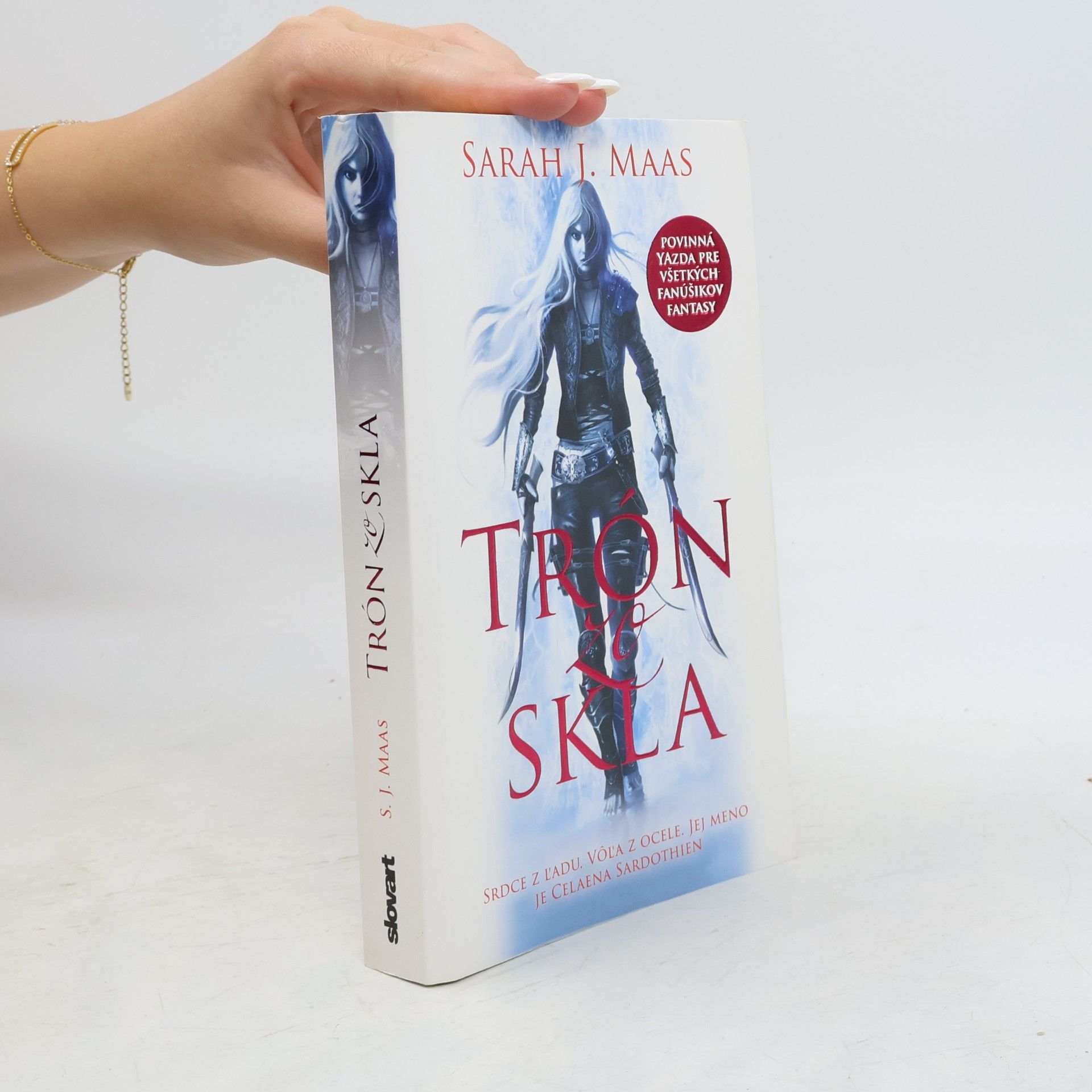 Sarah J. Maas Trón zo skla
