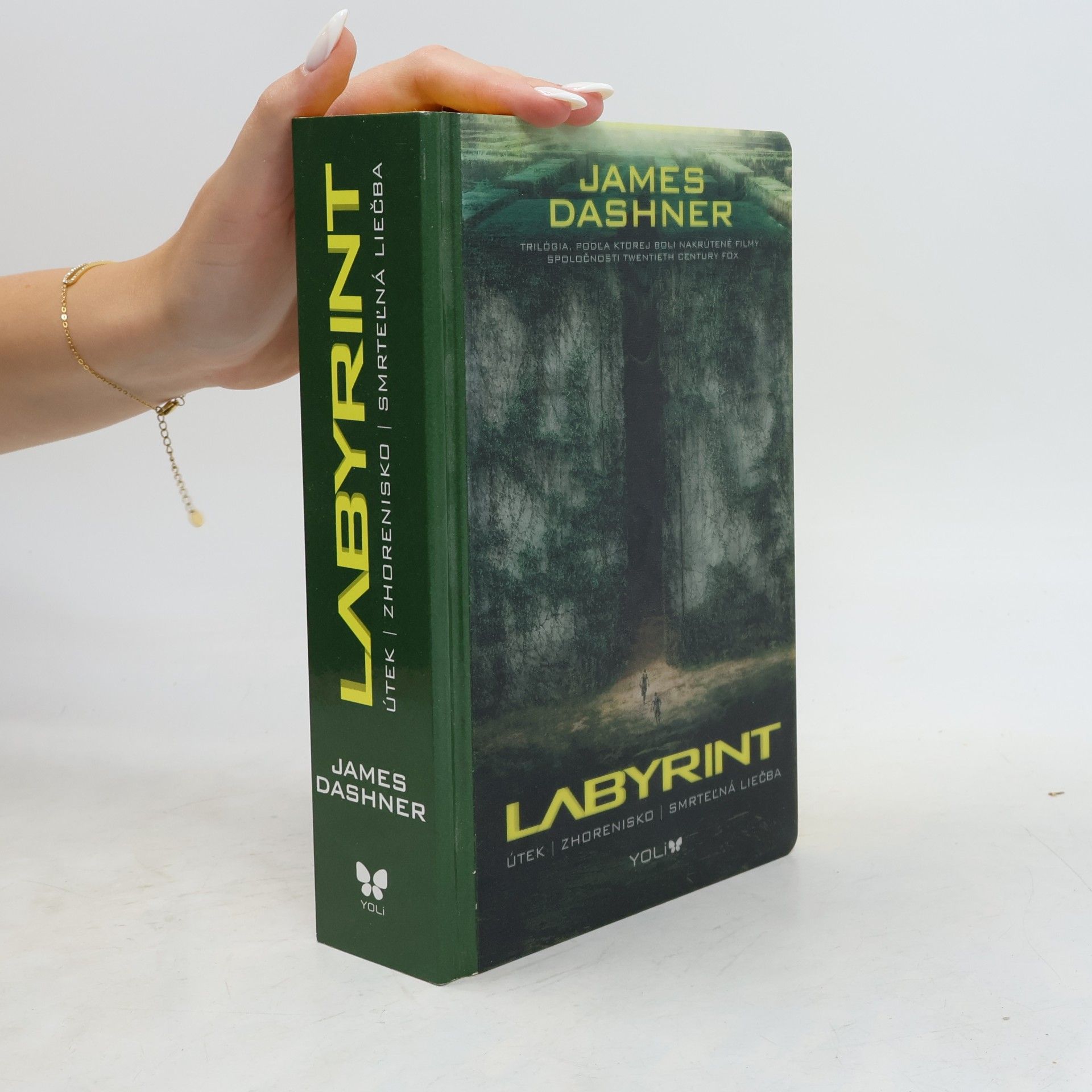 James Dashner Labyrint: Útek, Zhorenisko, Smrteľná liečba