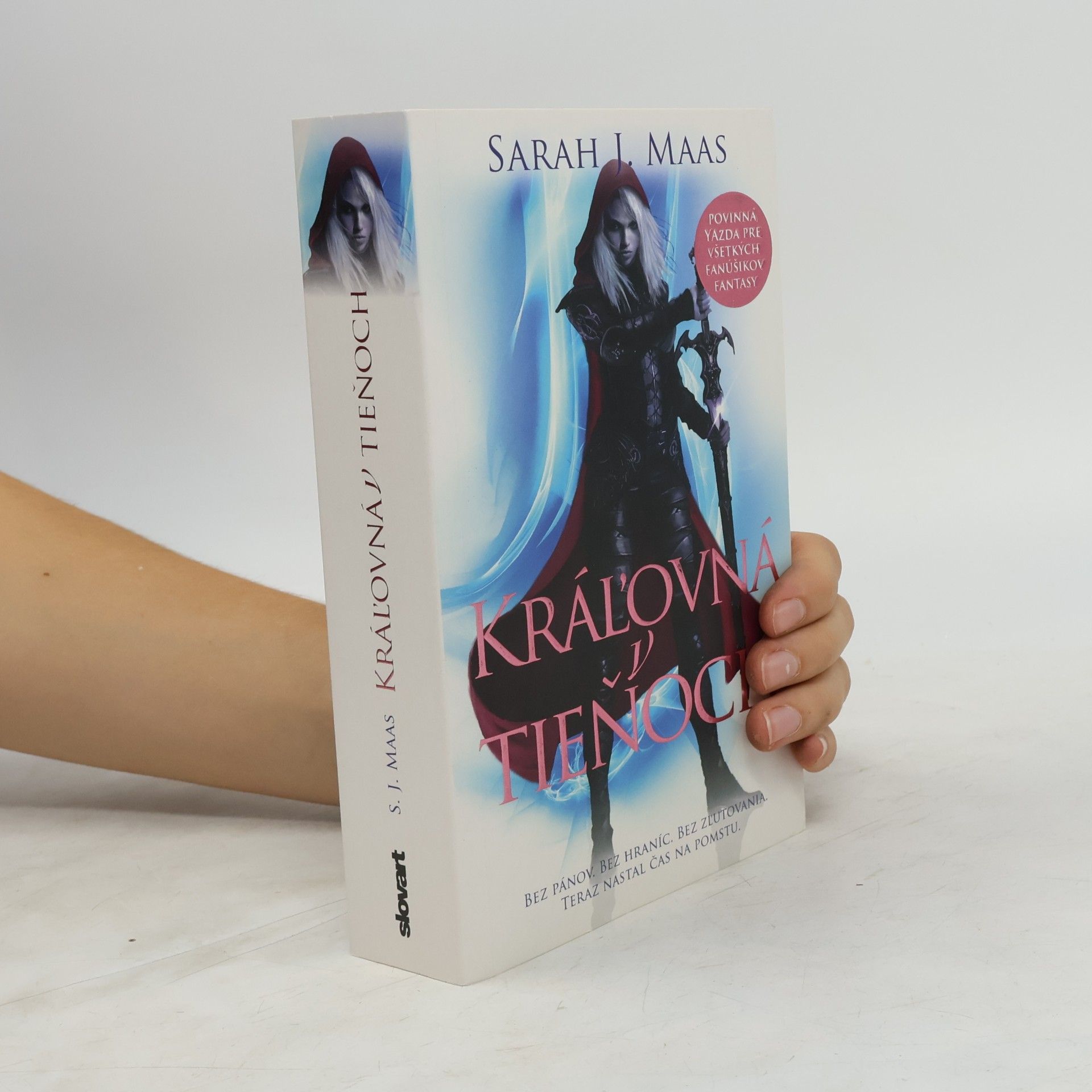 Sarah J. Maas Kráľovná v tieňoch