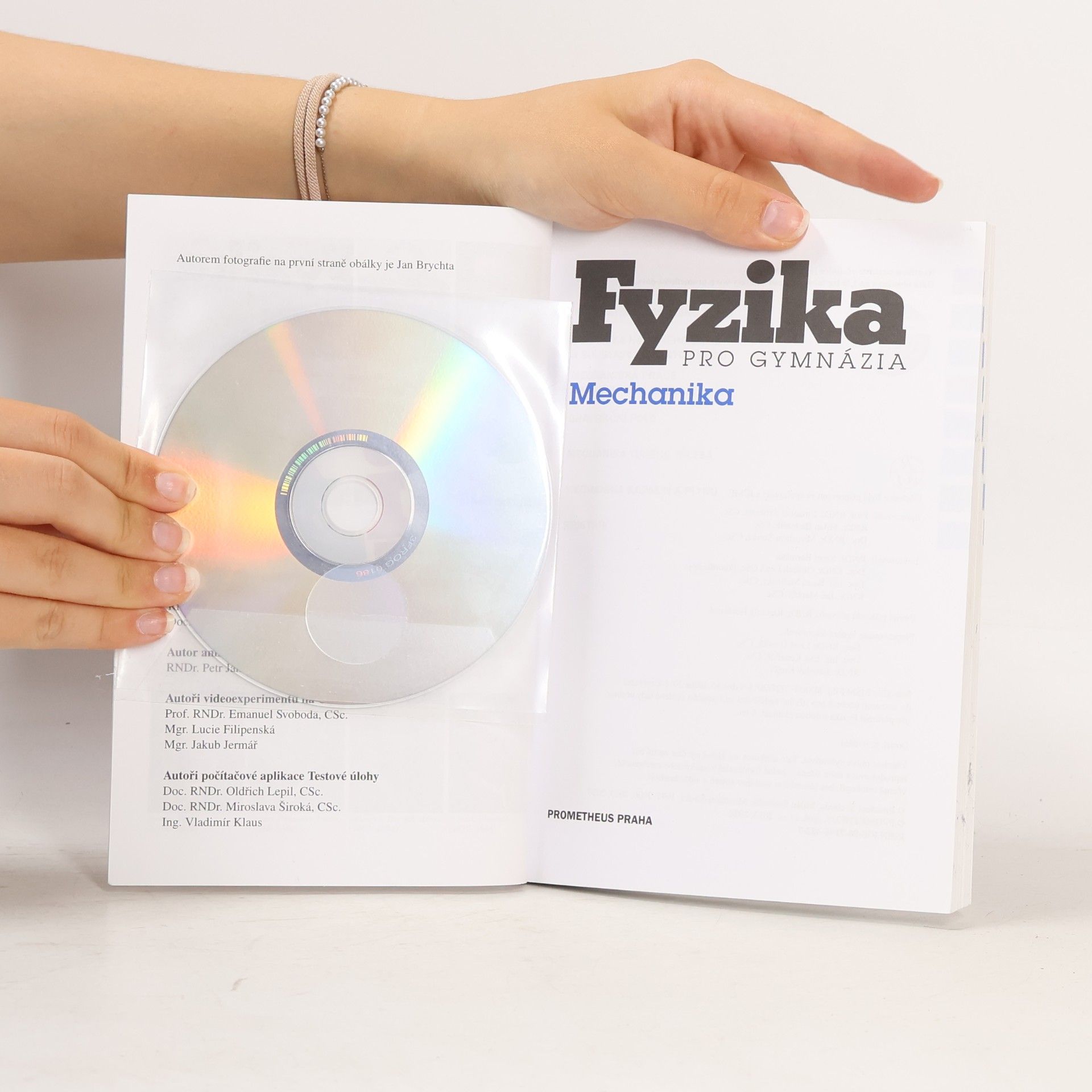 Emanuel Svoboda Fyzika pro gymnázia. Mechanika