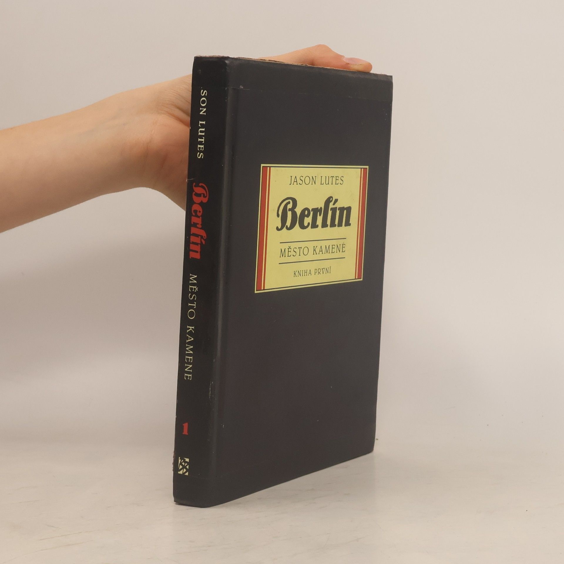 Jason Lutes Berlín. Město kamene
