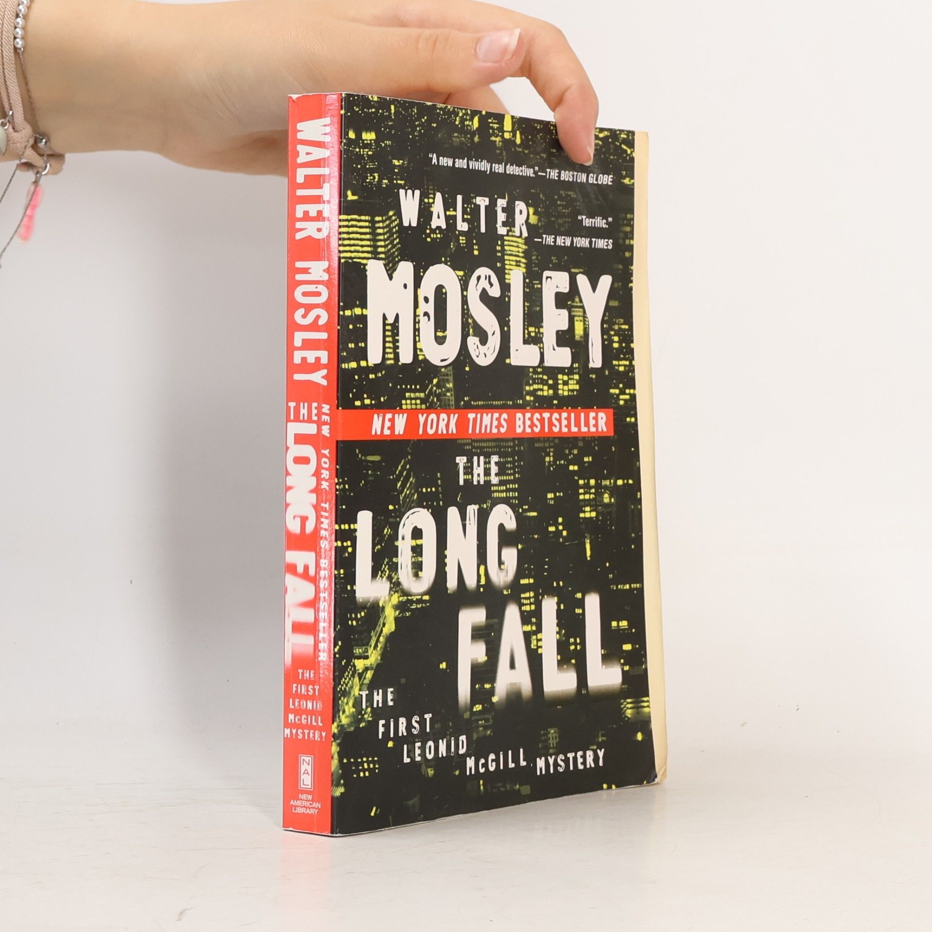 Walter Mosley A Leonid McGill Mystery - 1: The Long Fall