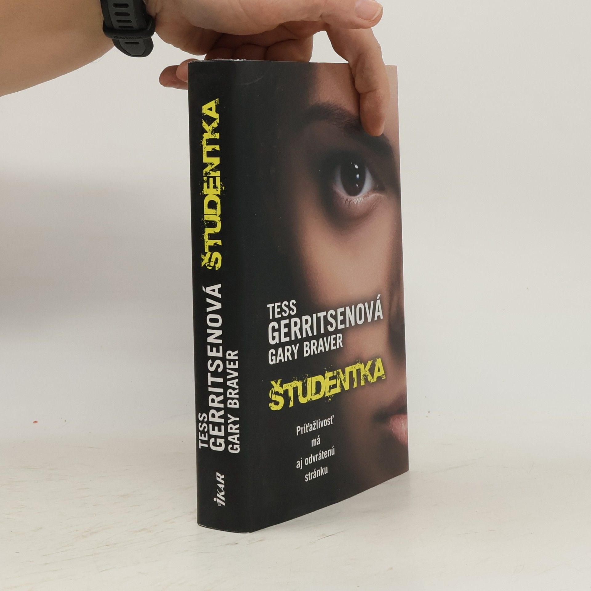 Tess Gerritsen Študentka