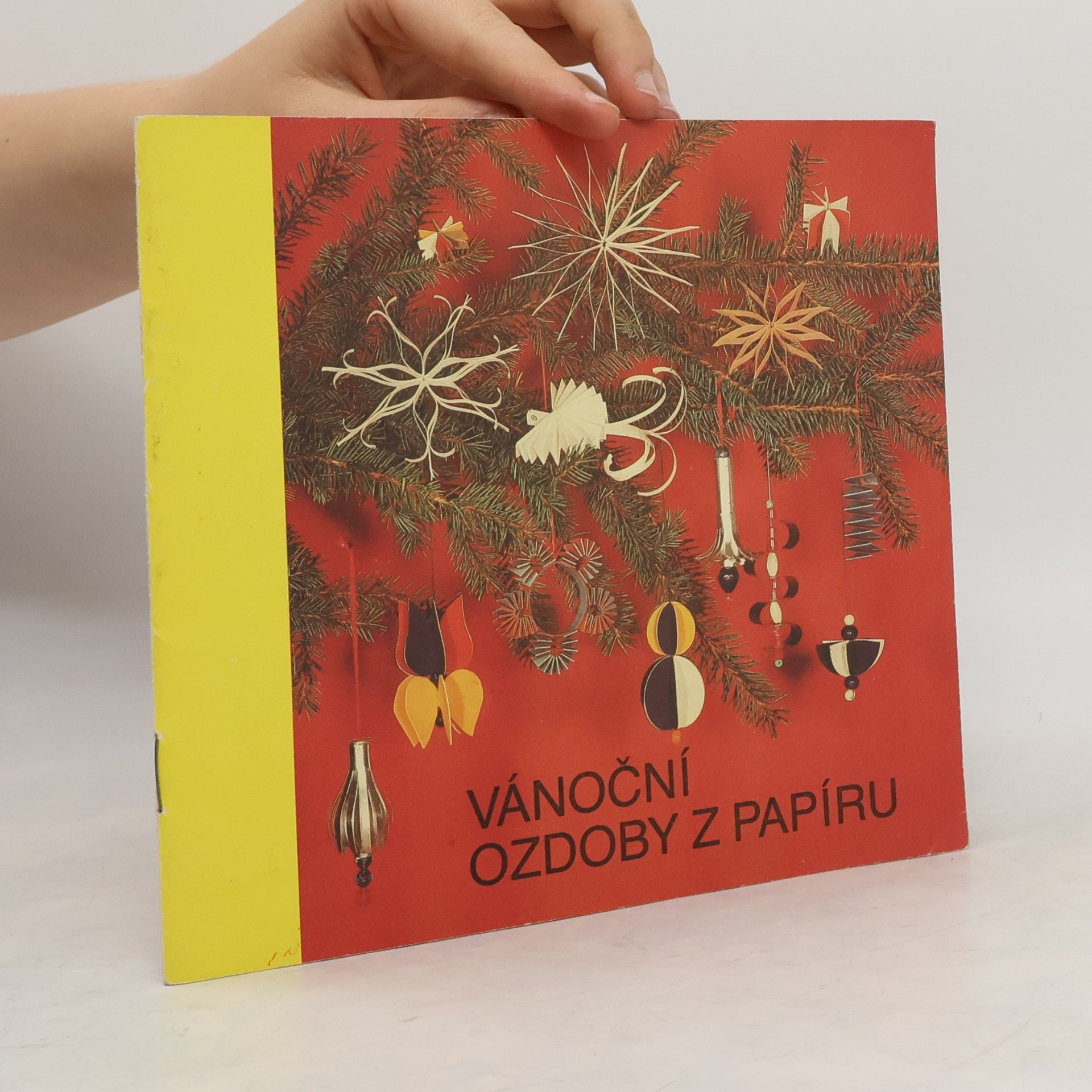 Anita Toepelmann Vánoční ozdoby z papíru