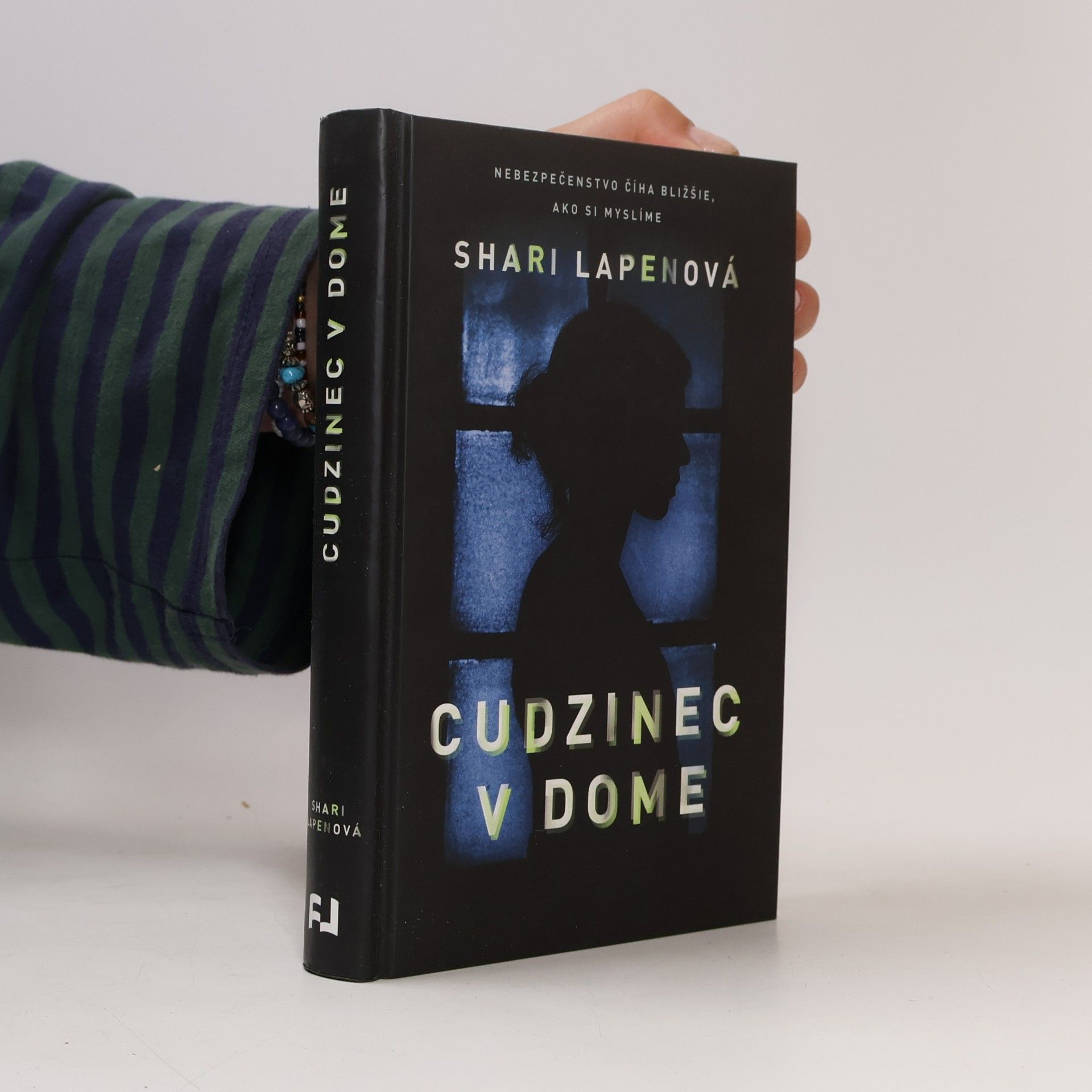 Shari Lapena Cudzinec v dome