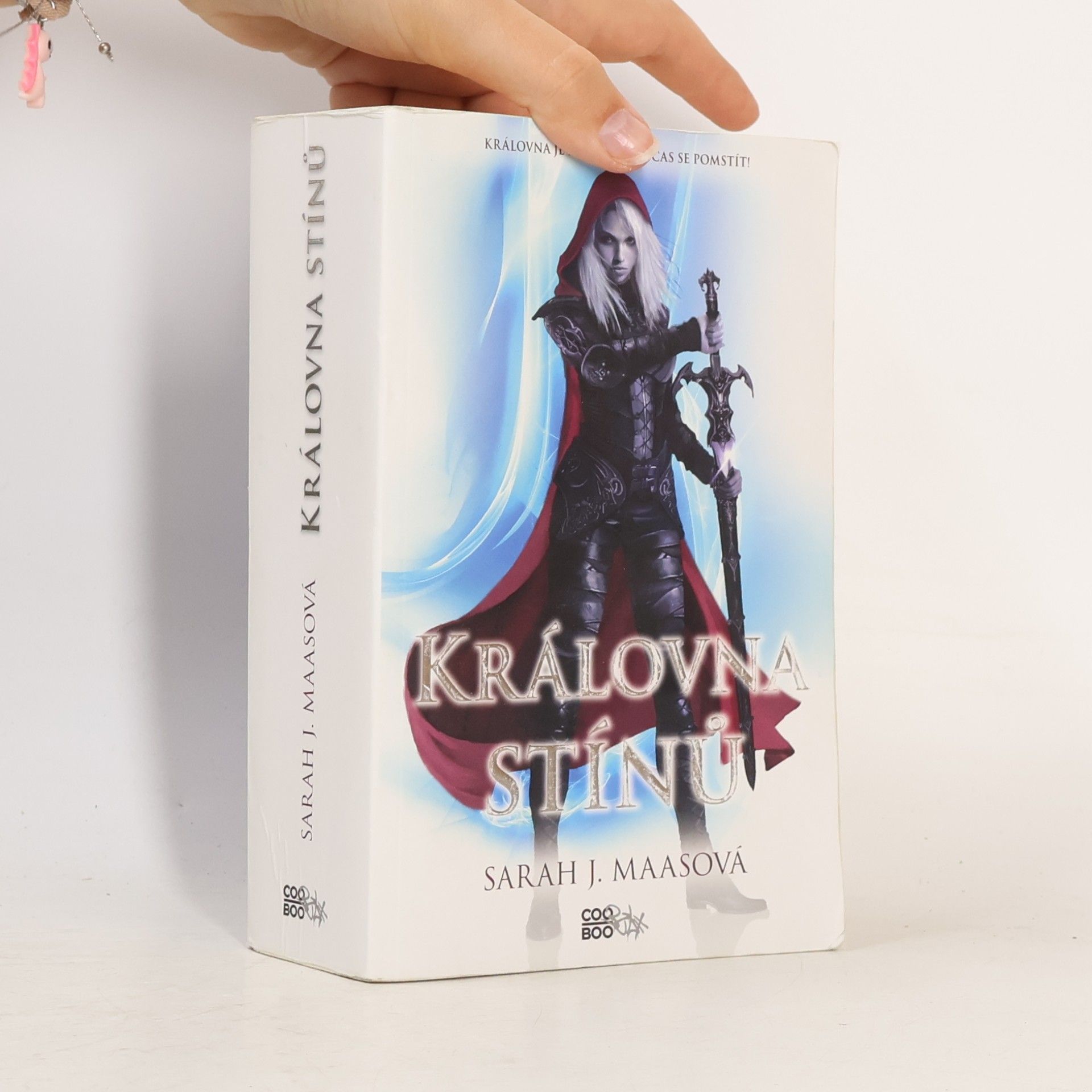 Sarah J. Maas Královna stínů