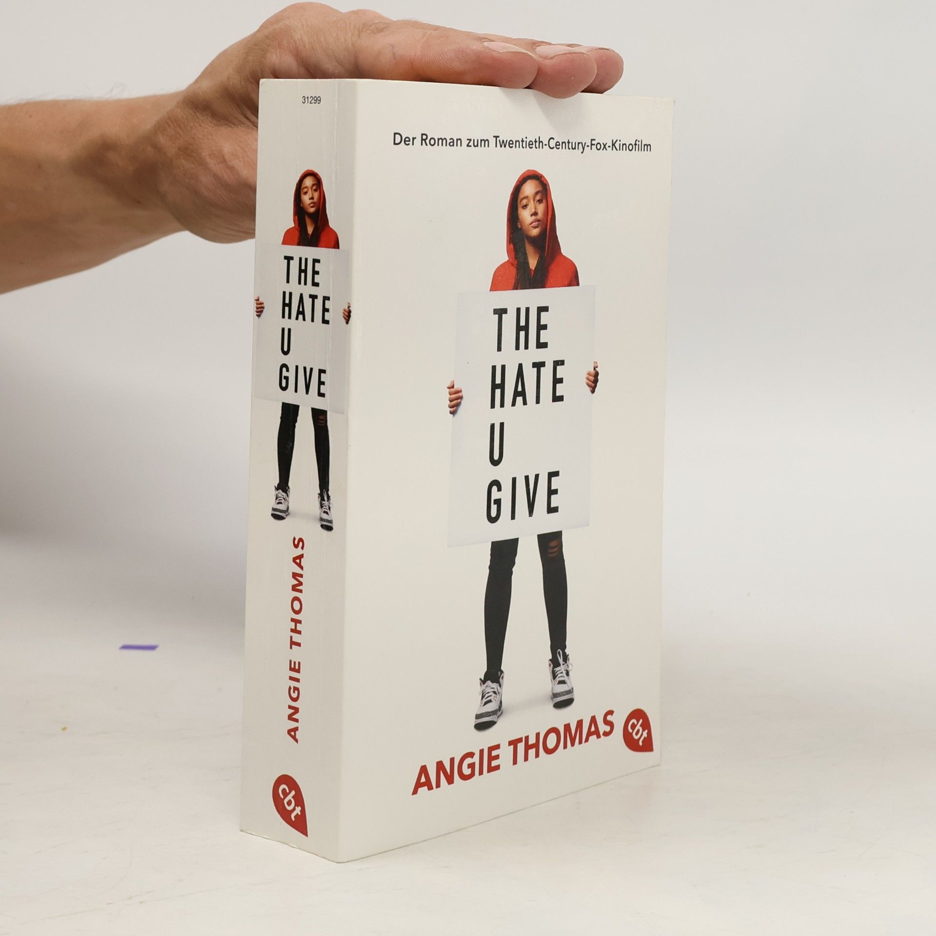 Angie Thomas The hate u give