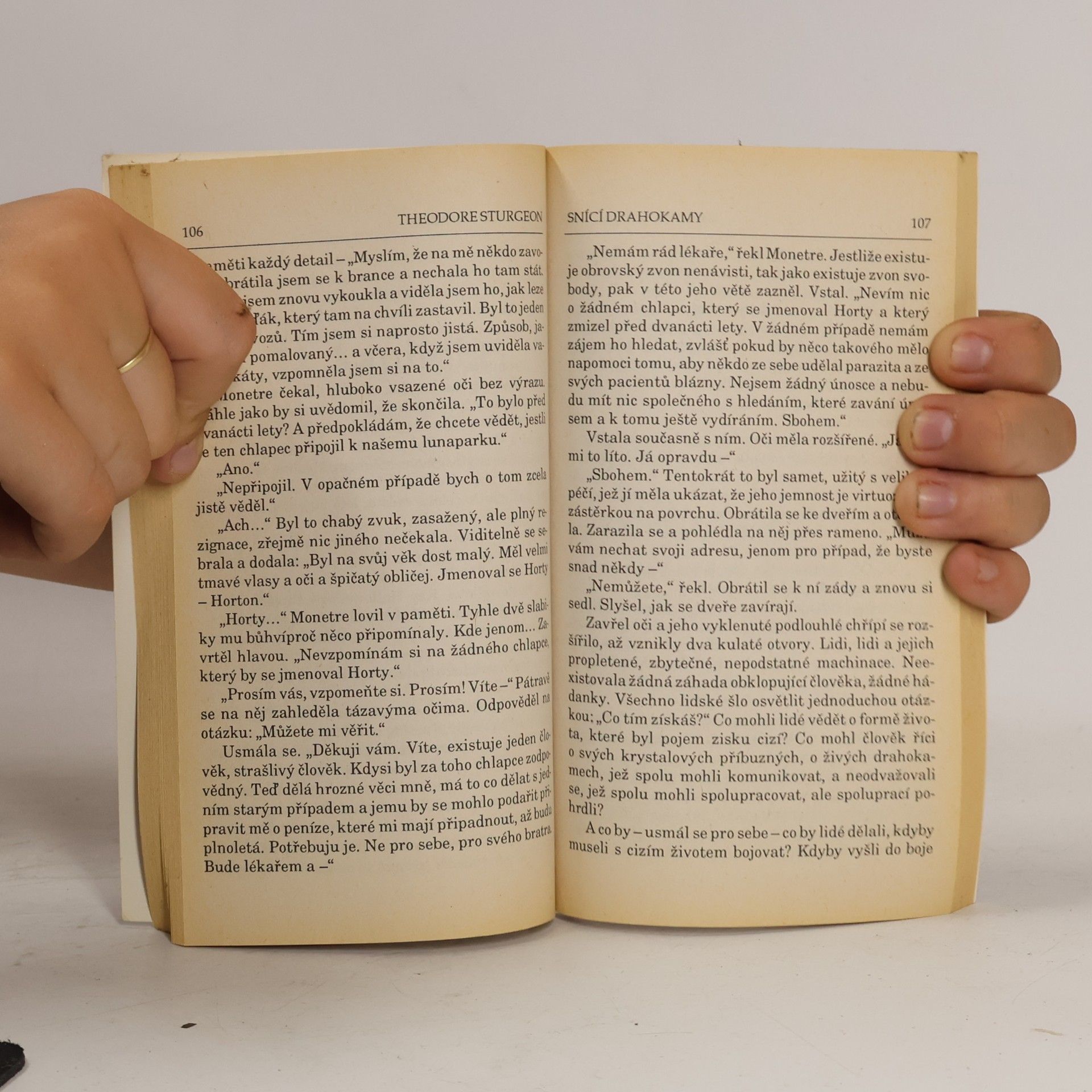 Theodore Sturgeon Snící drahokamy