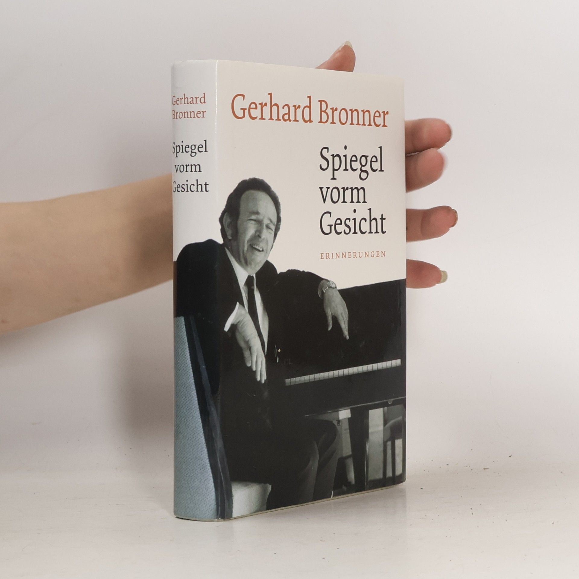Gerhard Bronner Spiegel vorm Gesicht