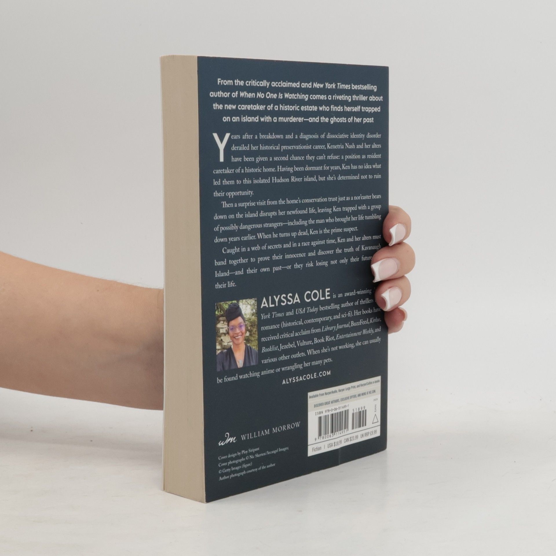 Alyssa Cole One of Us Knows: A Thriller