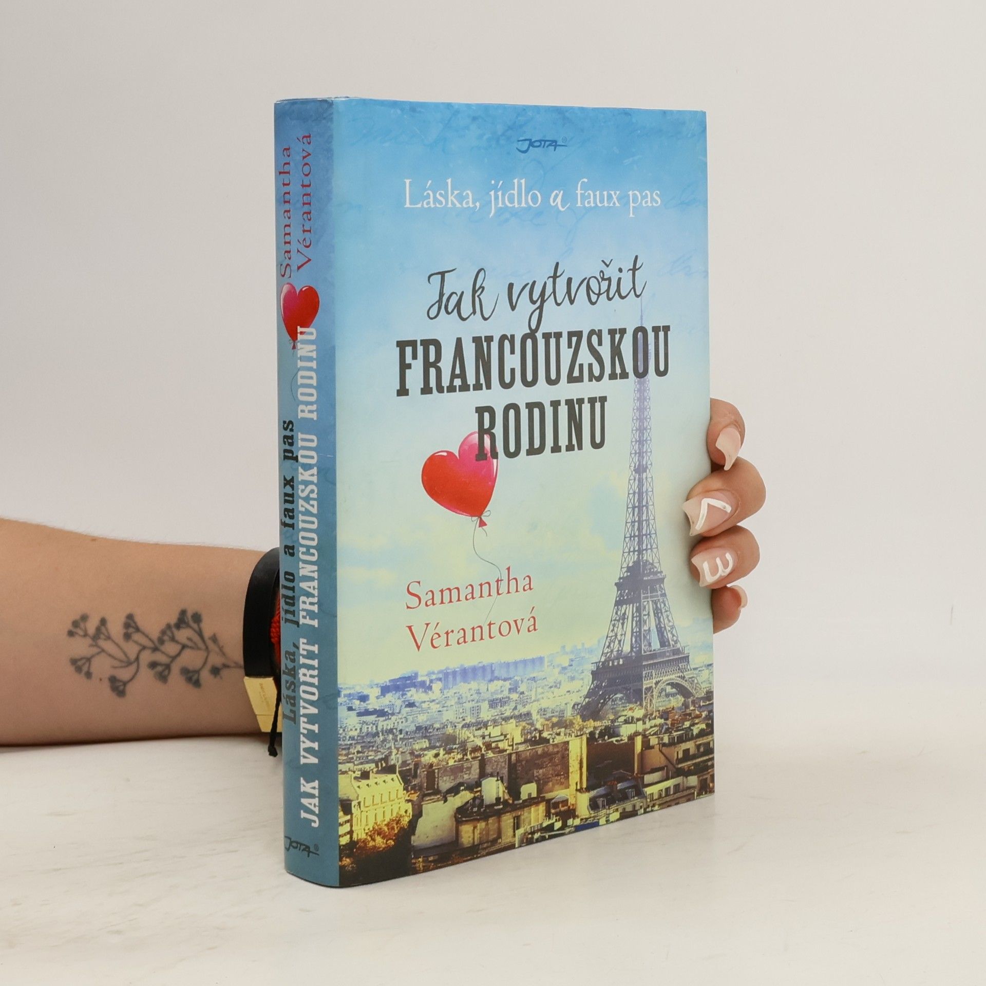 Jak vytvořit francouzskou rodinu. Láska, jídlo a faux pas