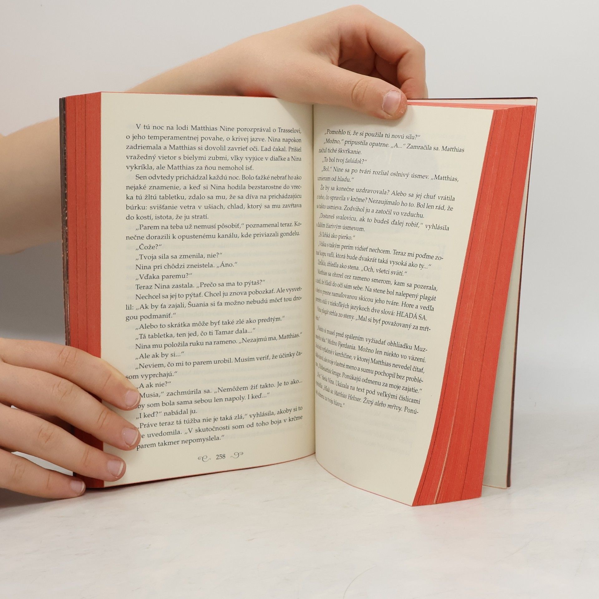 Leigh Bardugo Kráľovstvo podvodníkov