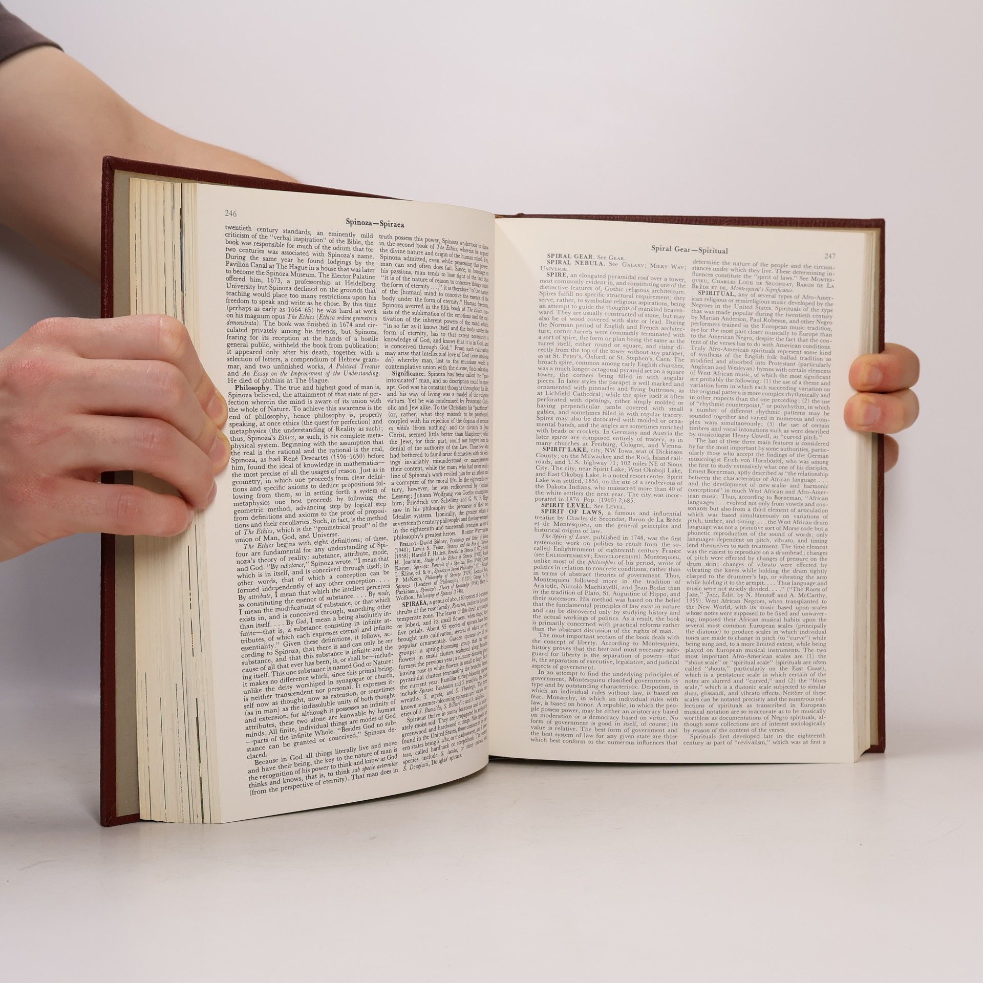 Kolektiv autorů The American Peoples Encyclopedia 17. Ship Registry to Tassoni