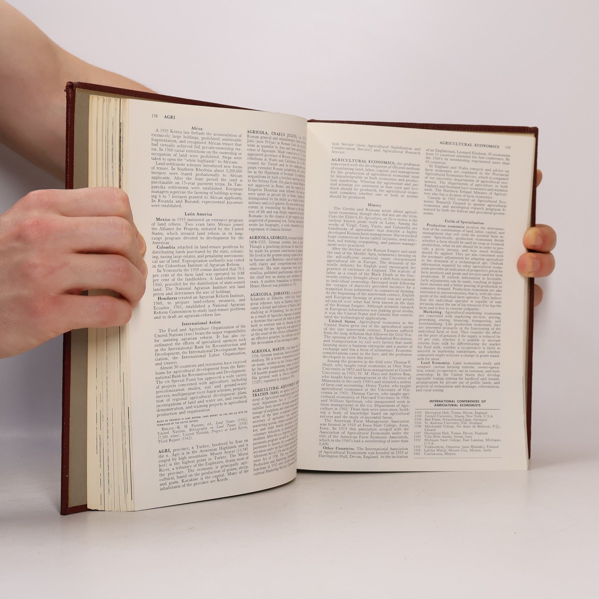 kolektiv The American Peoples Encyclopedia 1