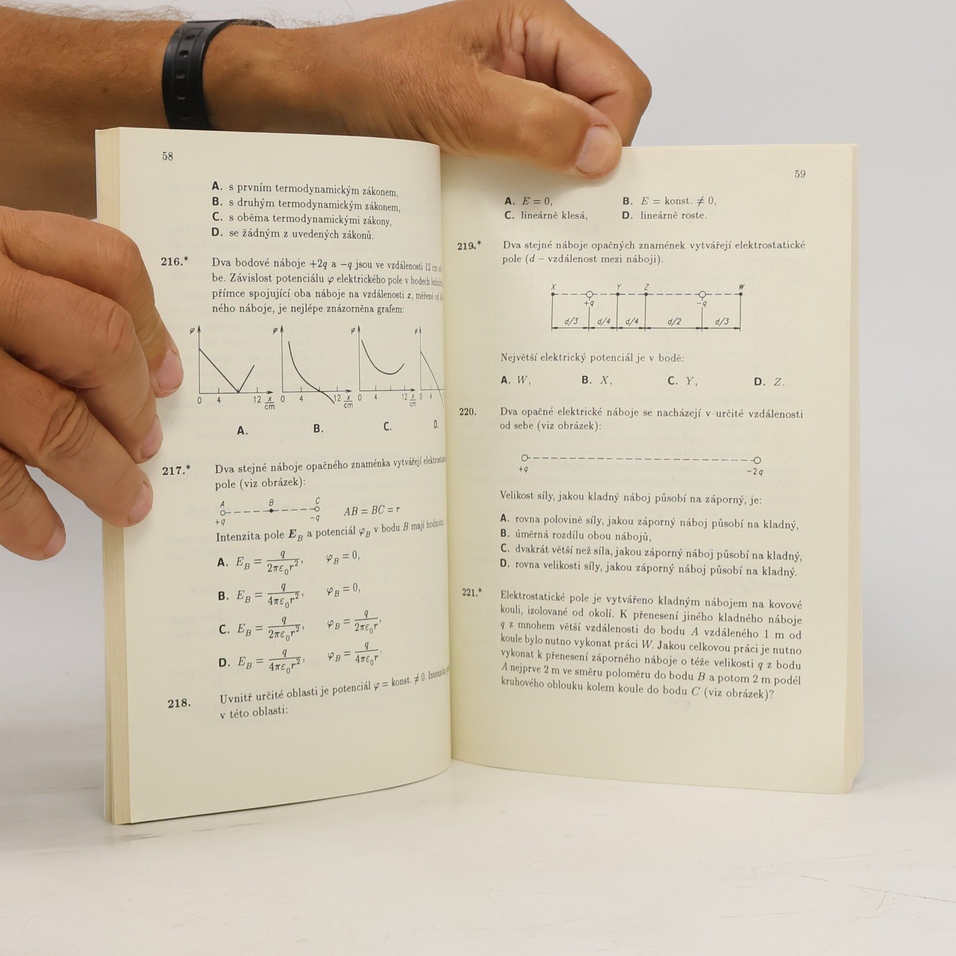 Stanisław Salach 500 testových úloh z fyziky pro studenty středních škol a uchazeče o studium na vysokých školách