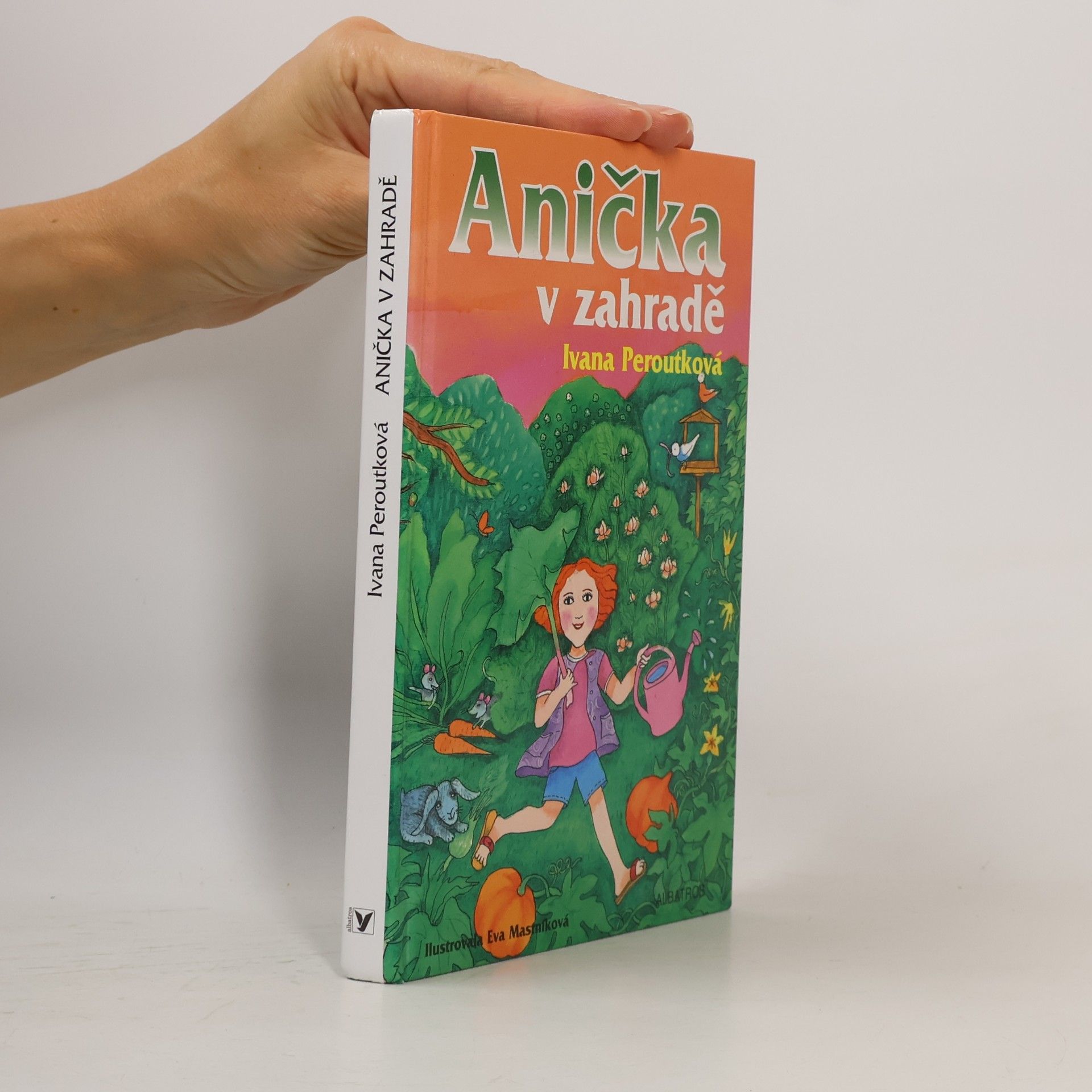 Ivana Peroutková Anička v zahradě