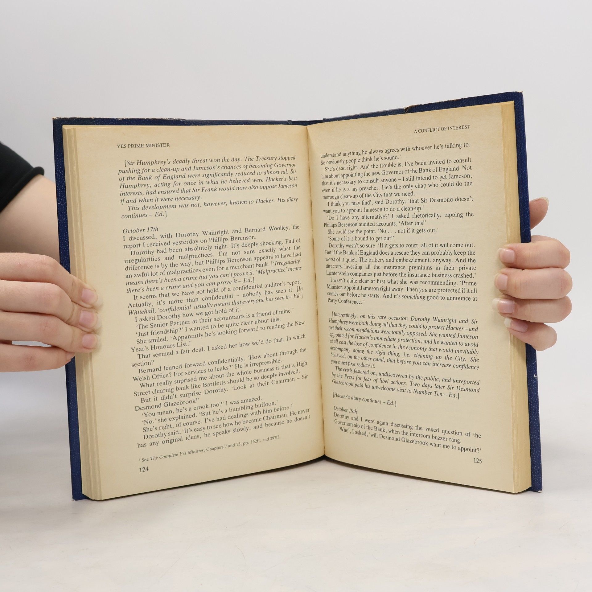 Jonathan Lynn Yes Prime Minister : the diaries of the Right Hon. James Hacker