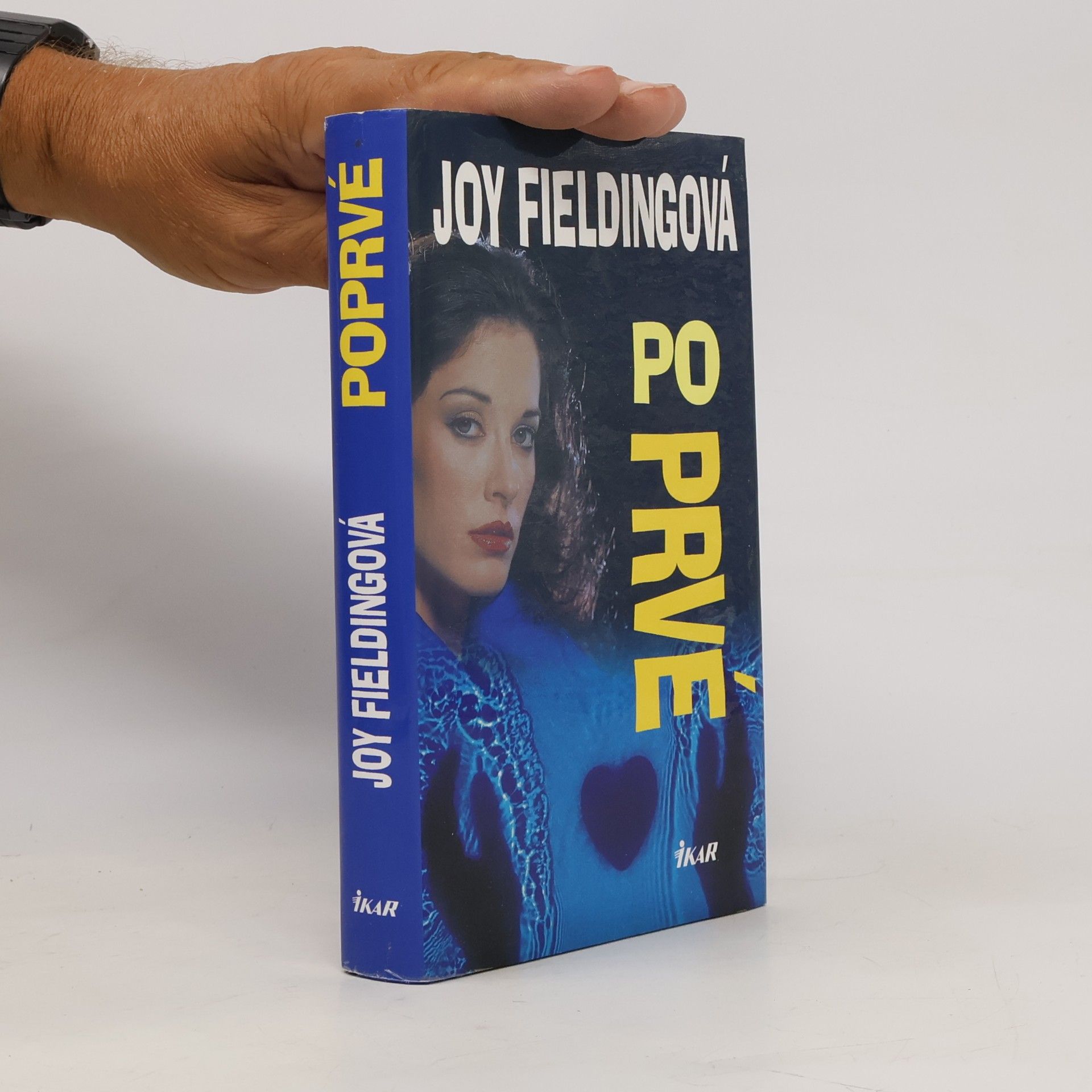 Joy Fielding Poprvé