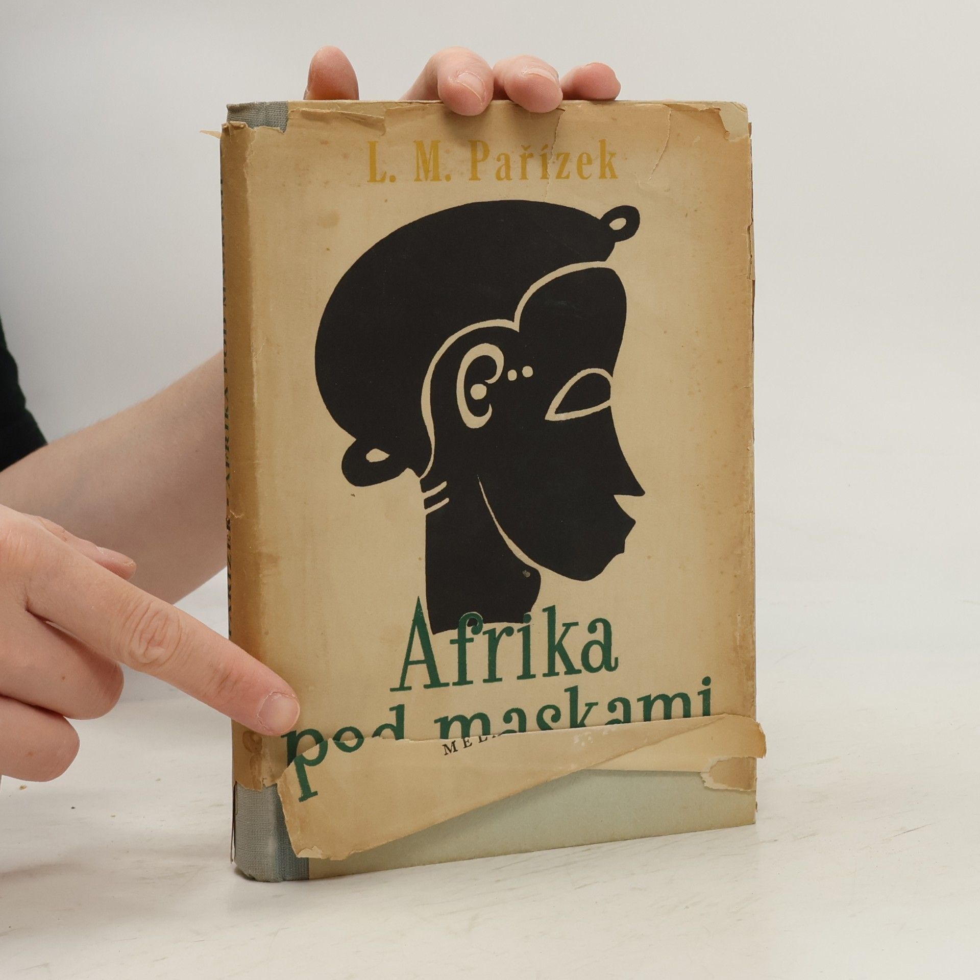 Ladislav Mikeš Pařízek Afrika pod maskami