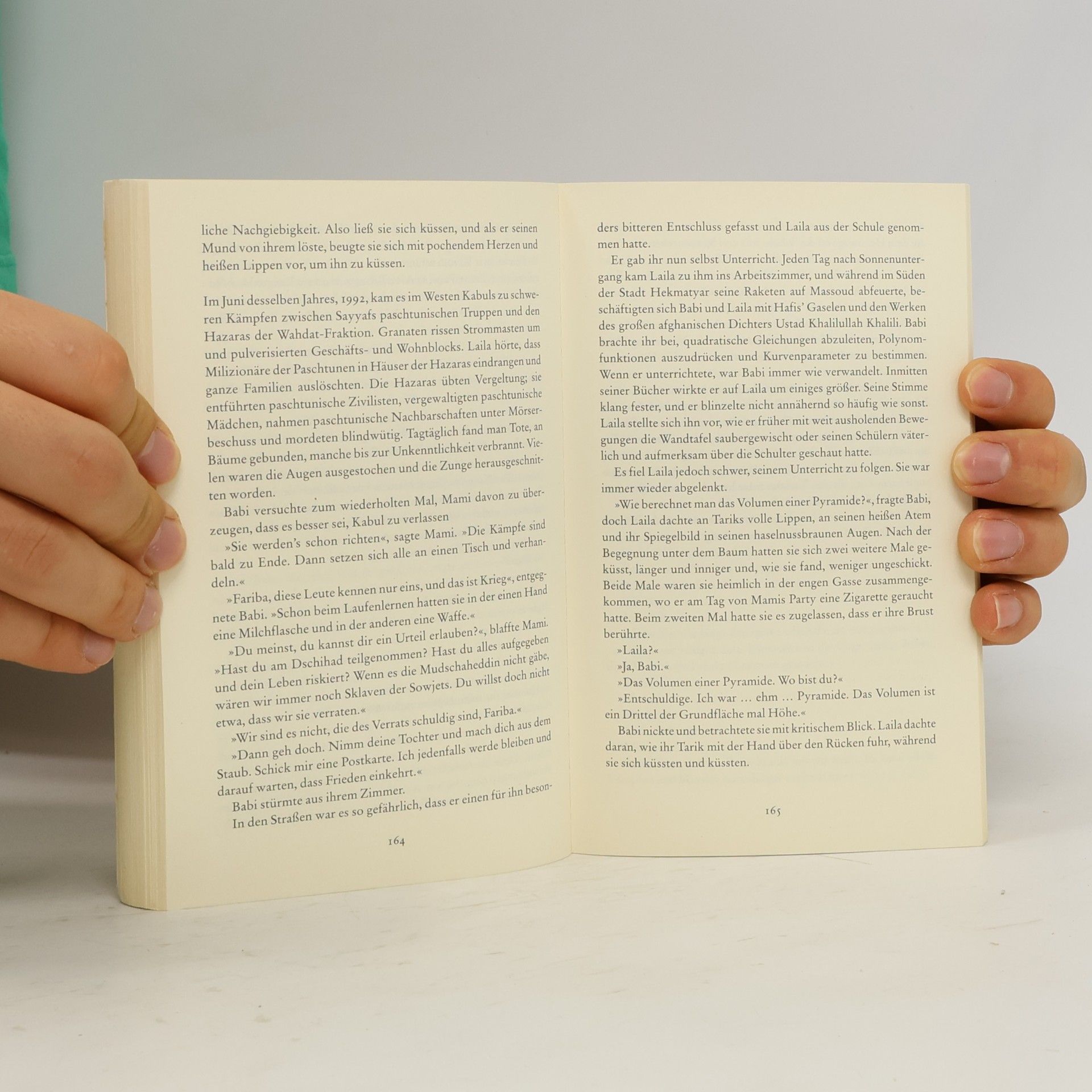 Khaled Hosseini Tausend strahlende Sonnen : Roman