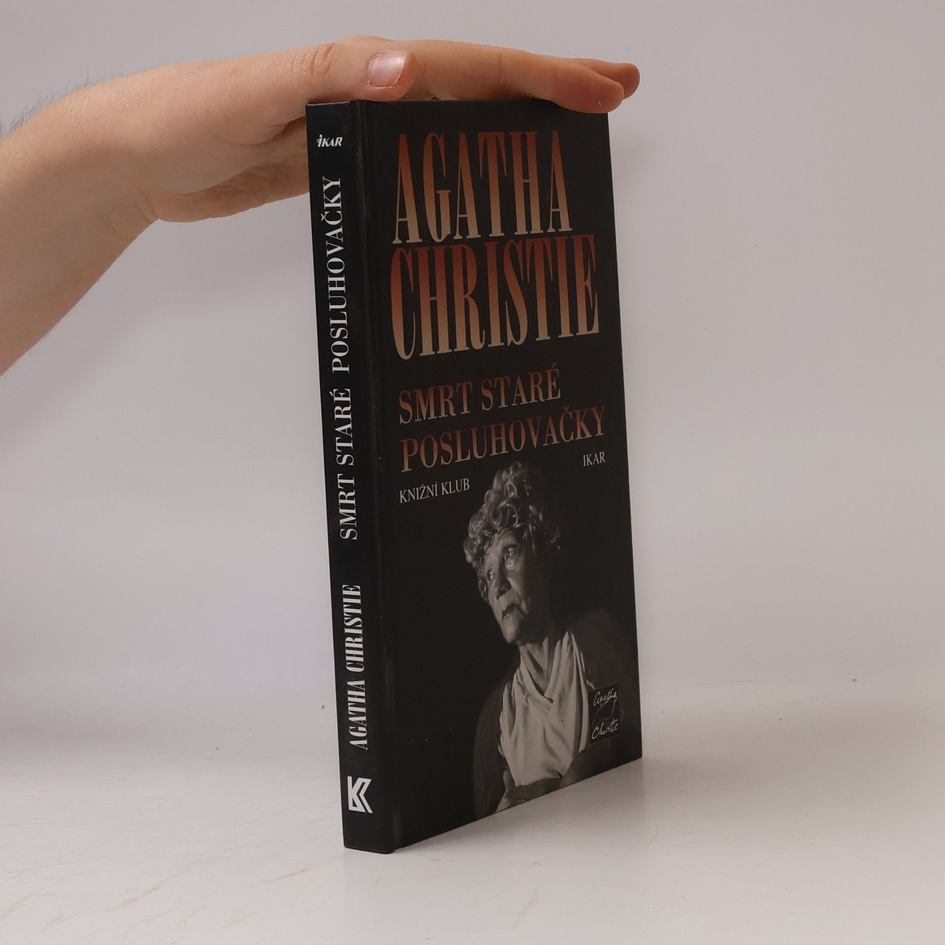 Agatha Christie Smrt staré posluhovačky