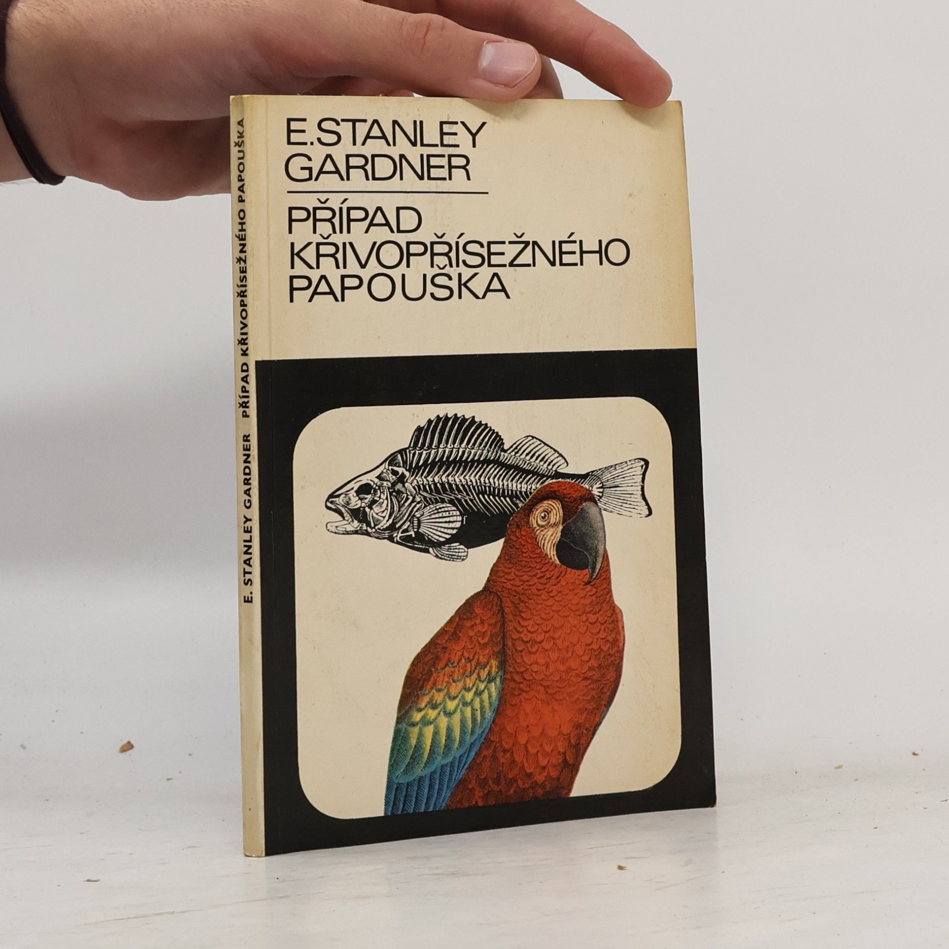 Erle Stanley Gardner Případ křivopřísežného papouška