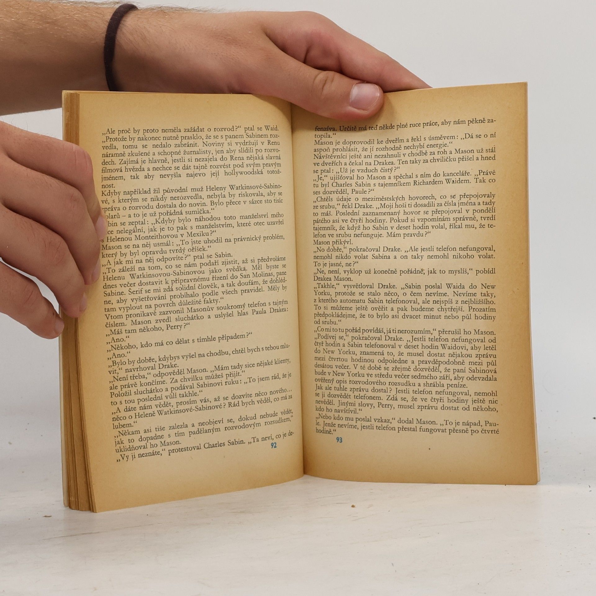 Erle Stanley Gardner Případ křivopřísežného papouška