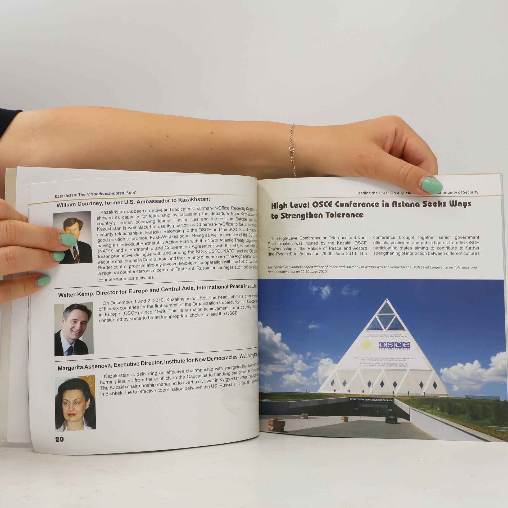 Kolektiv autorů Kazakhstan, the Misunderestimated 'stan'.