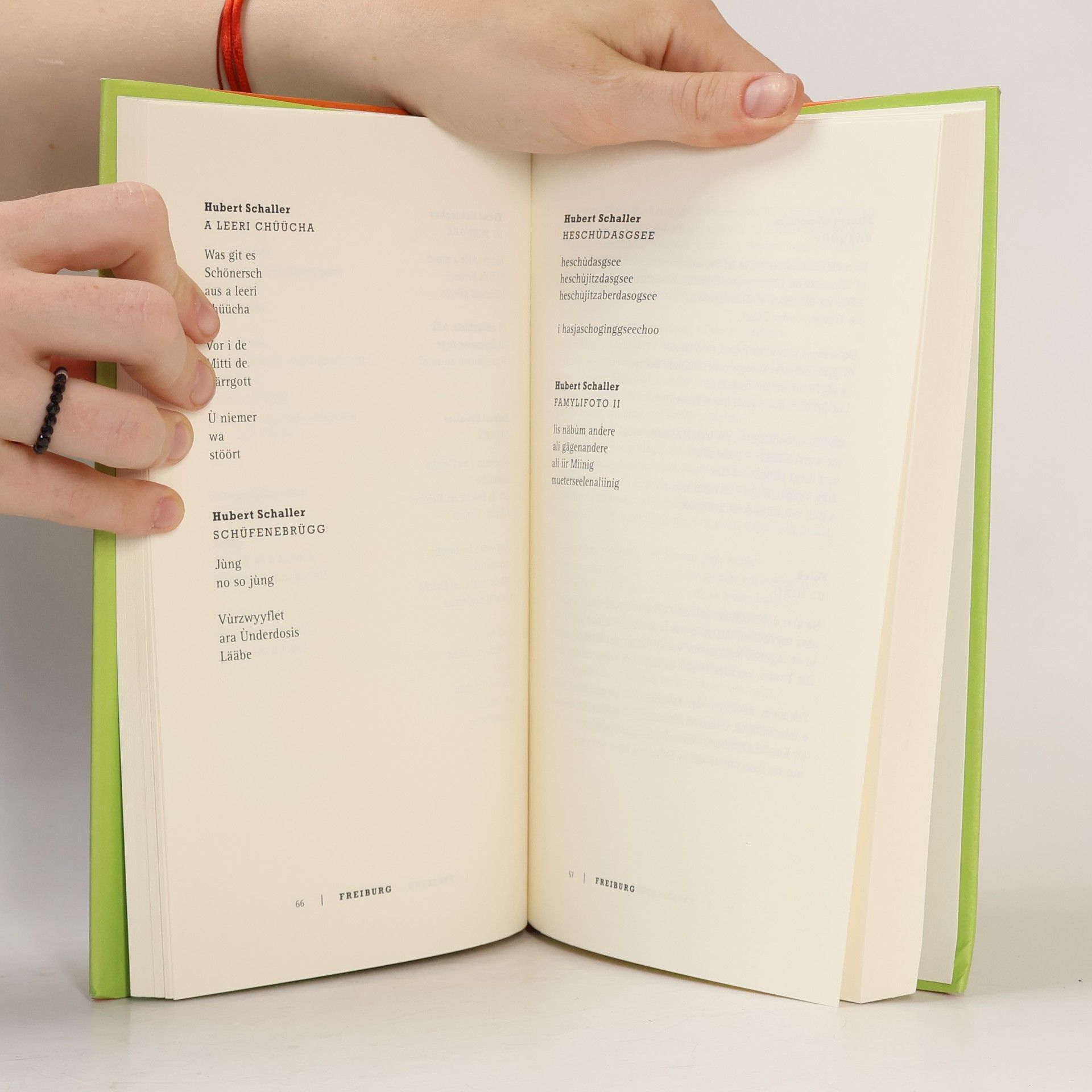 Ursula Fölmli Igajanumenechligalose: Poetische Schweizerreise in Mund-Arten
