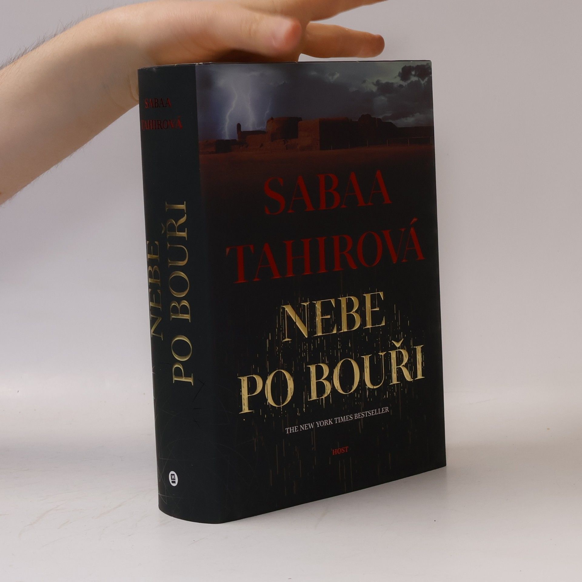 Sabaa Tahir Nebe po bouři