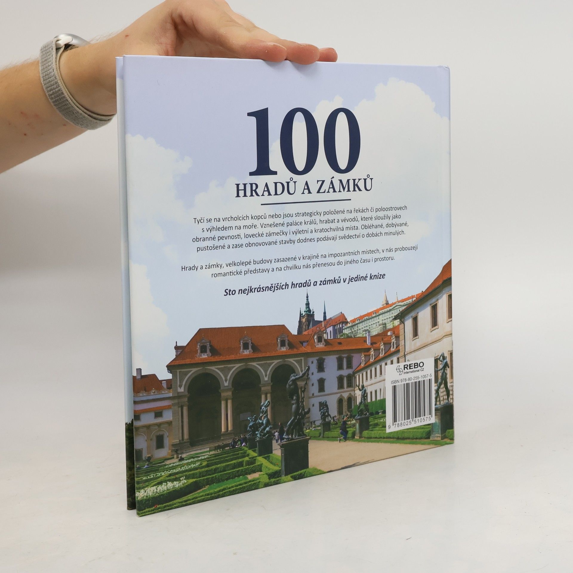 Autores varios 100 hradů a zámků