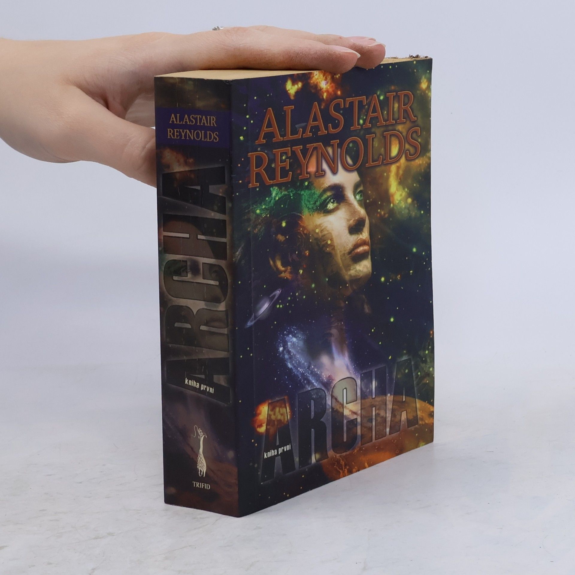 Alastair Reynolds Archa. Kniha první