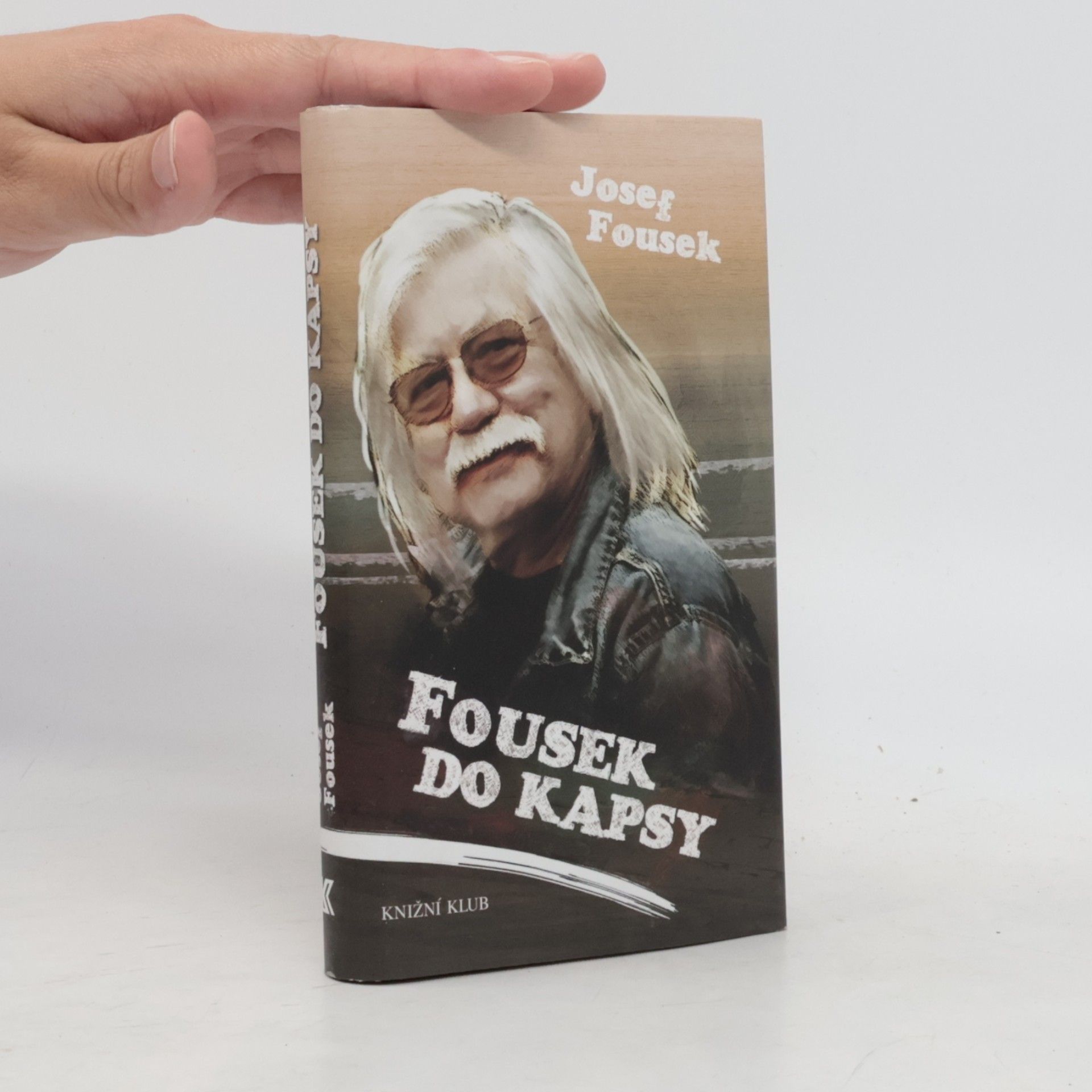 Josef Fousek Fousek do kapsy. Výběr 1969-2012. Epigramy, aforismy, satira