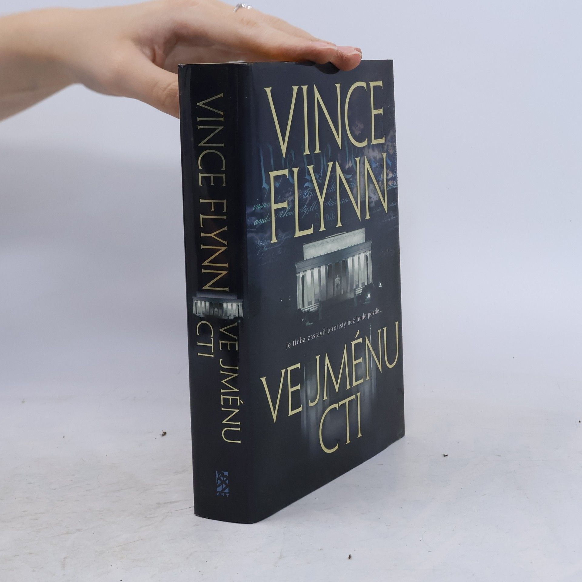 Vince Flynn Ve jménu cti