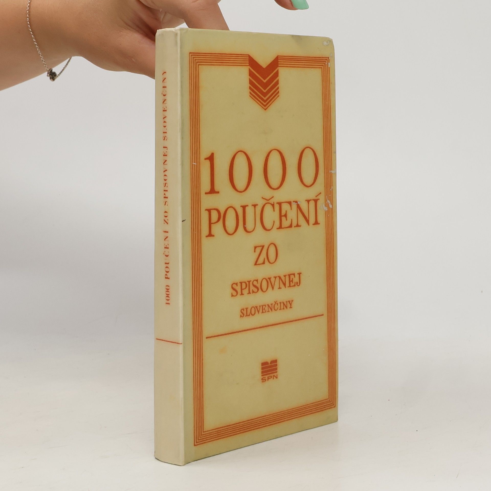 Kolektív autorov 1000 poučení zo spisovnej slovenčiny