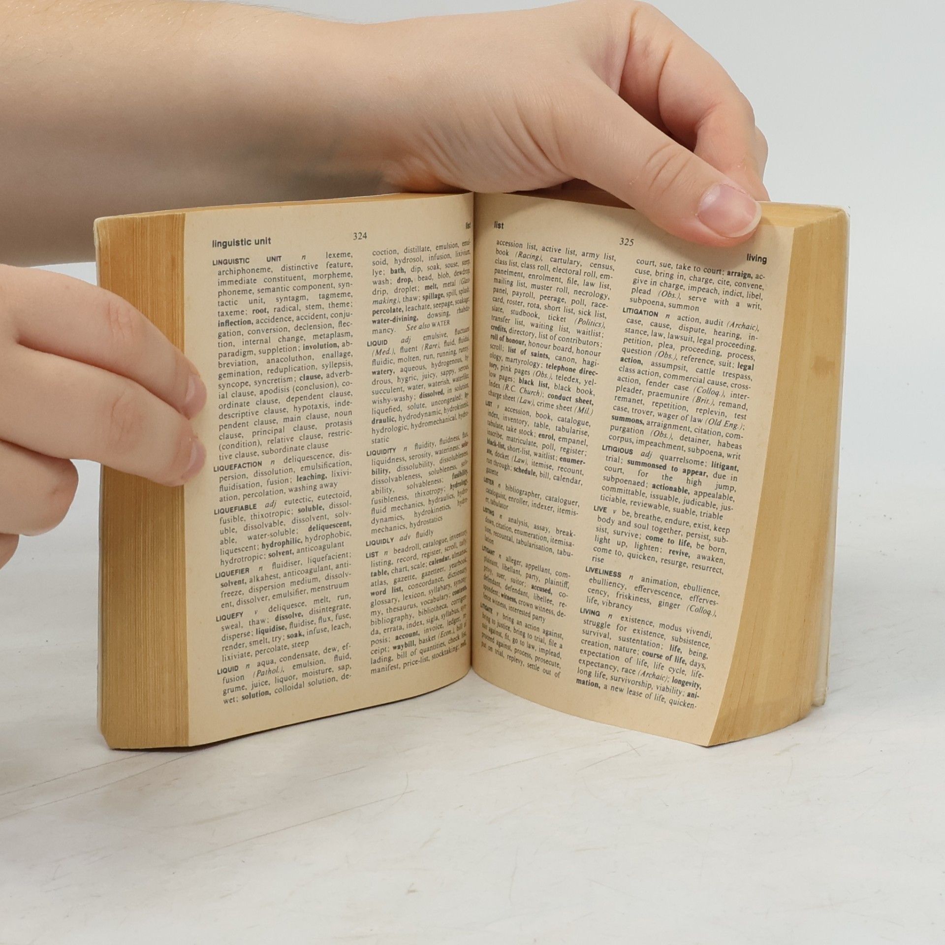Richard J. Tardiff The Little Macquarie Thesaurus