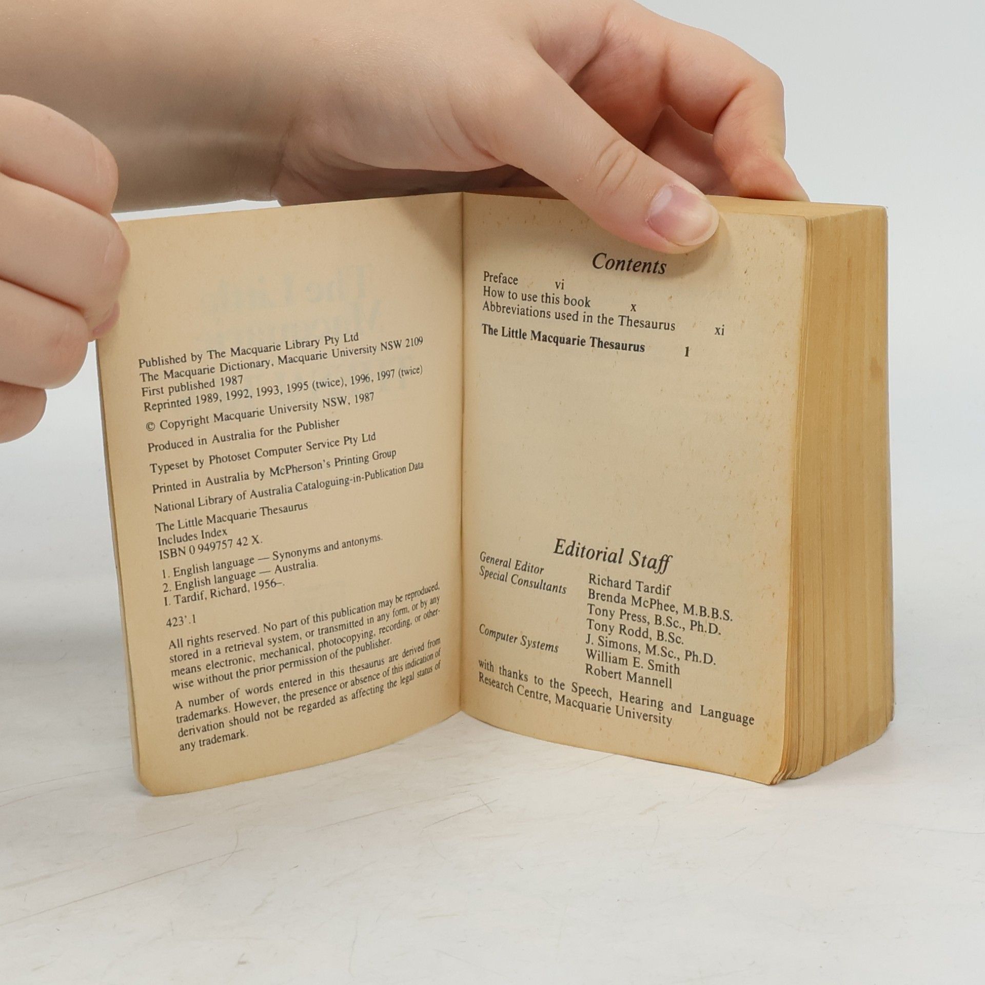 Richard J. Tardiff The Little Macquarie Thesaurus