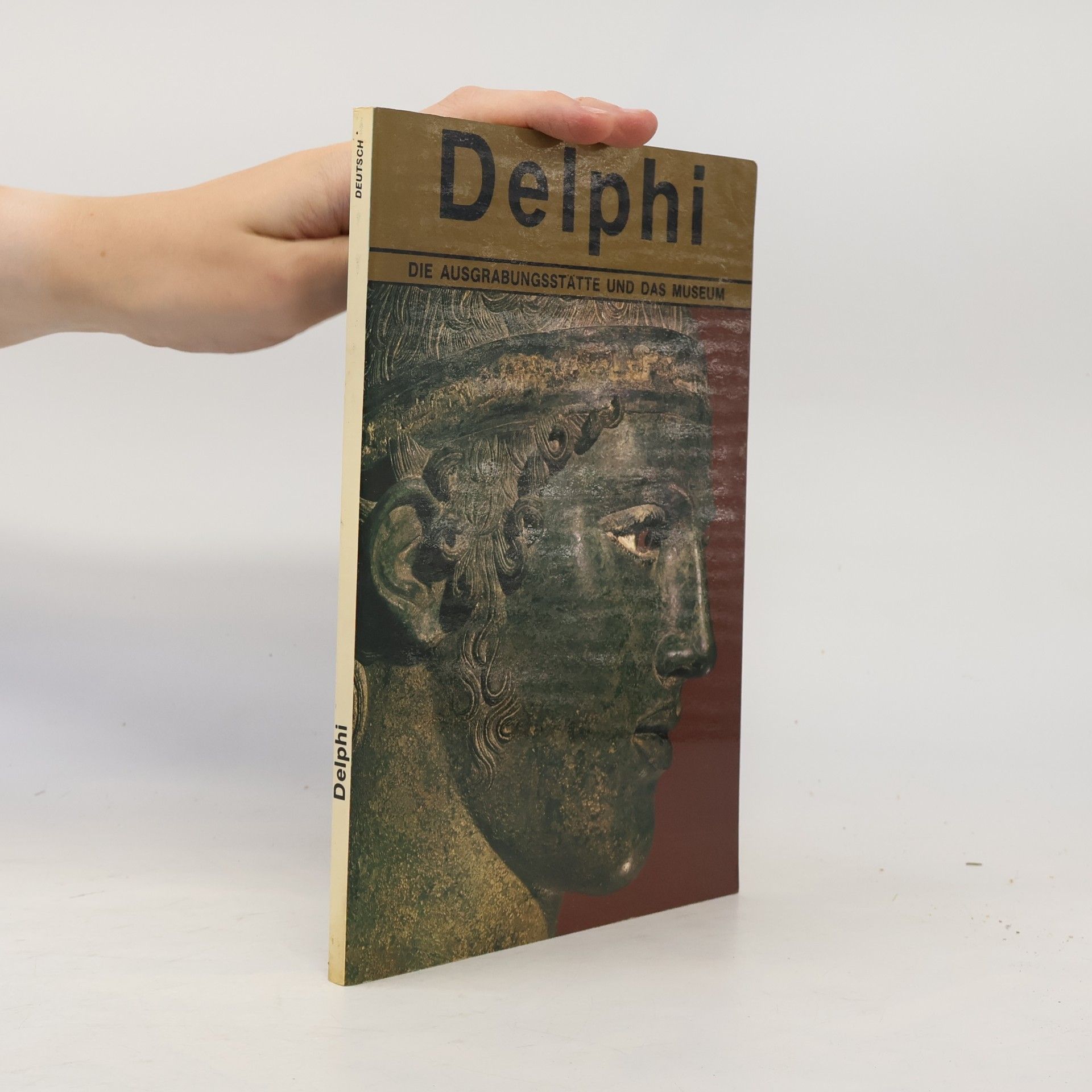 Dora Konsola Delphi - Die Ausgrabungsstätte und Das Museum
