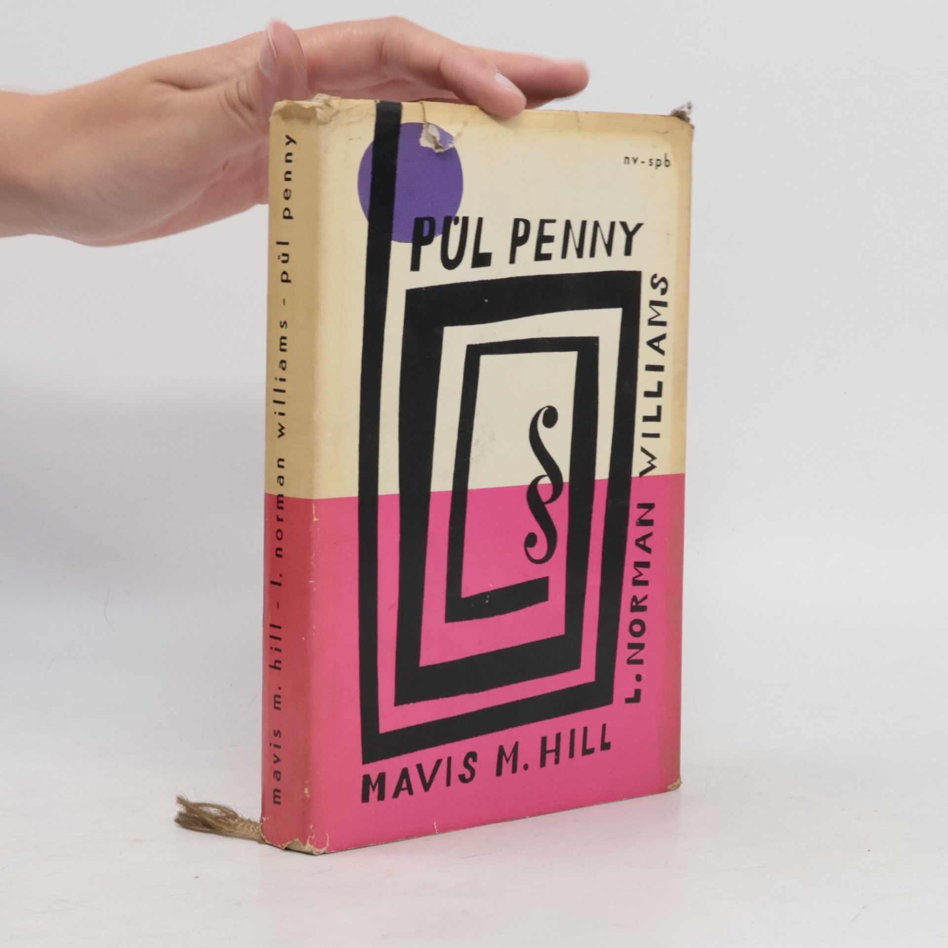 Mavis M. Hill Půl penny
