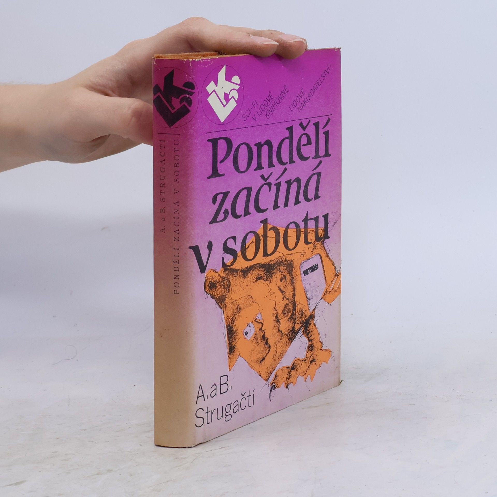 Arkadij Natanovič Strugackij Pondělí začíná v sobotu